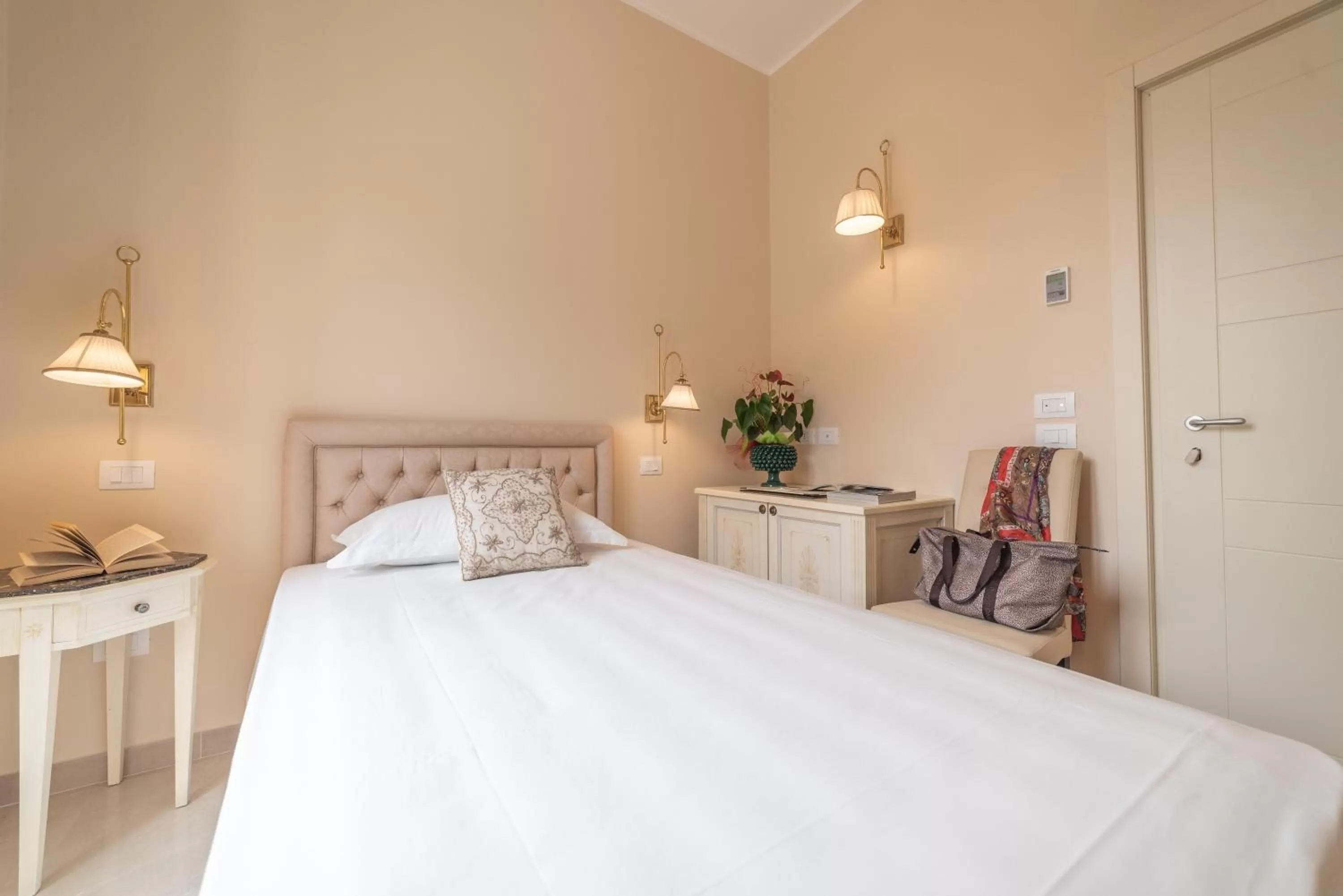 Decorative detail, Bed in Hotel Casa Adele