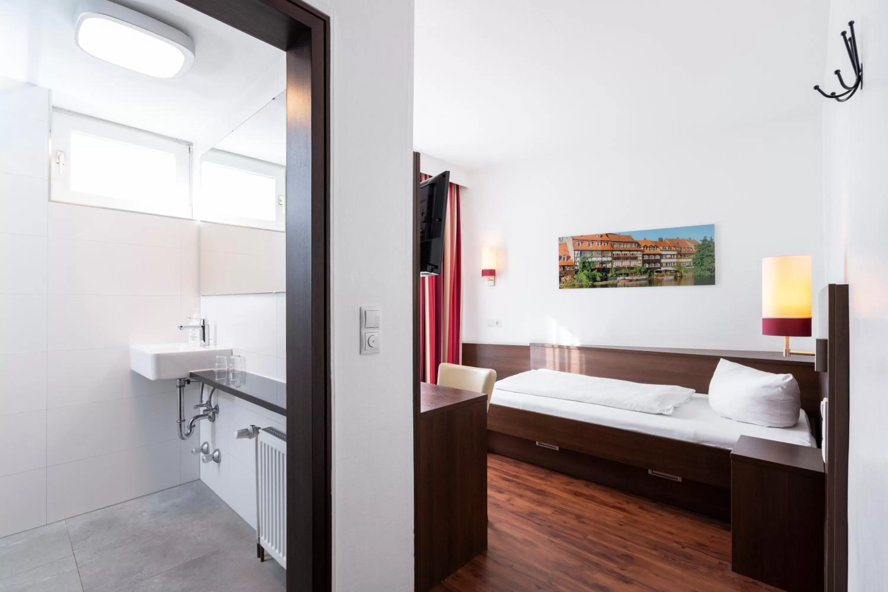 Photo of the whole room, Bed in Hotel National