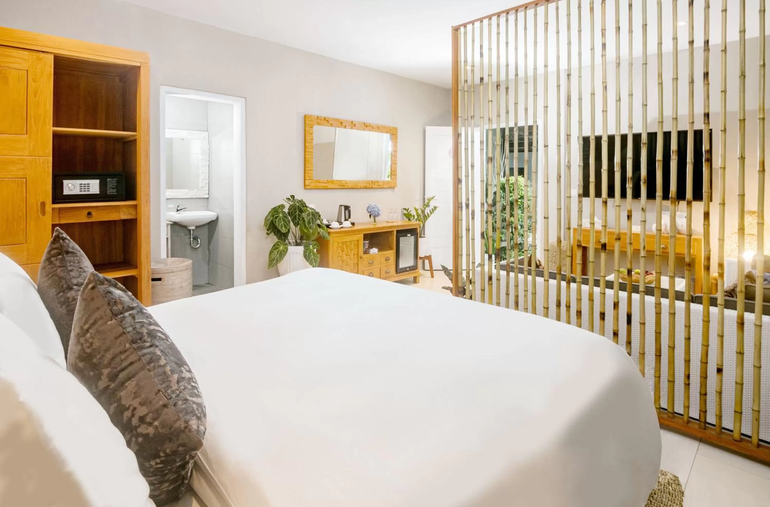 Bed in Canvas Escape Resort