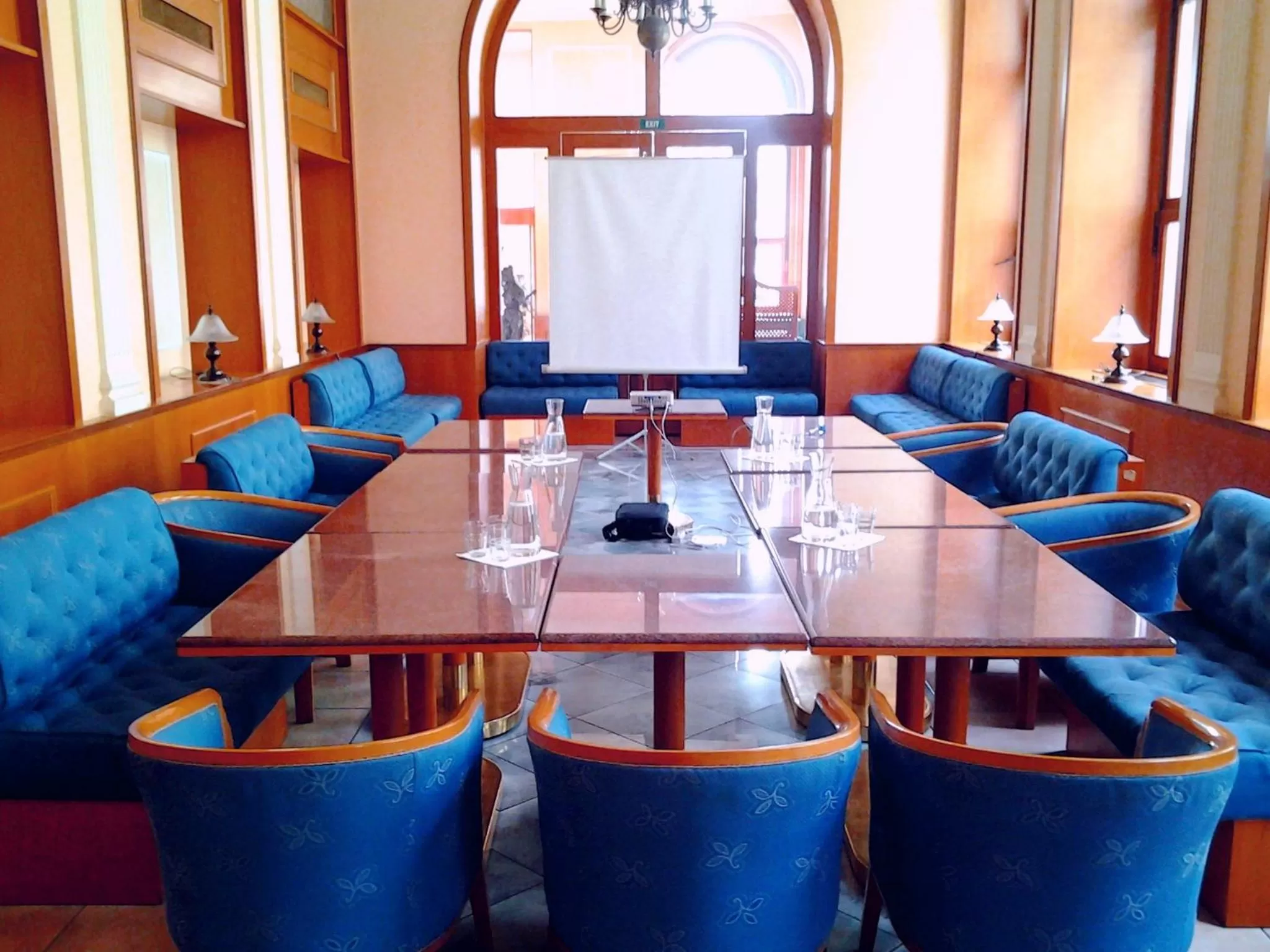 Business facilities in Hotel Opera