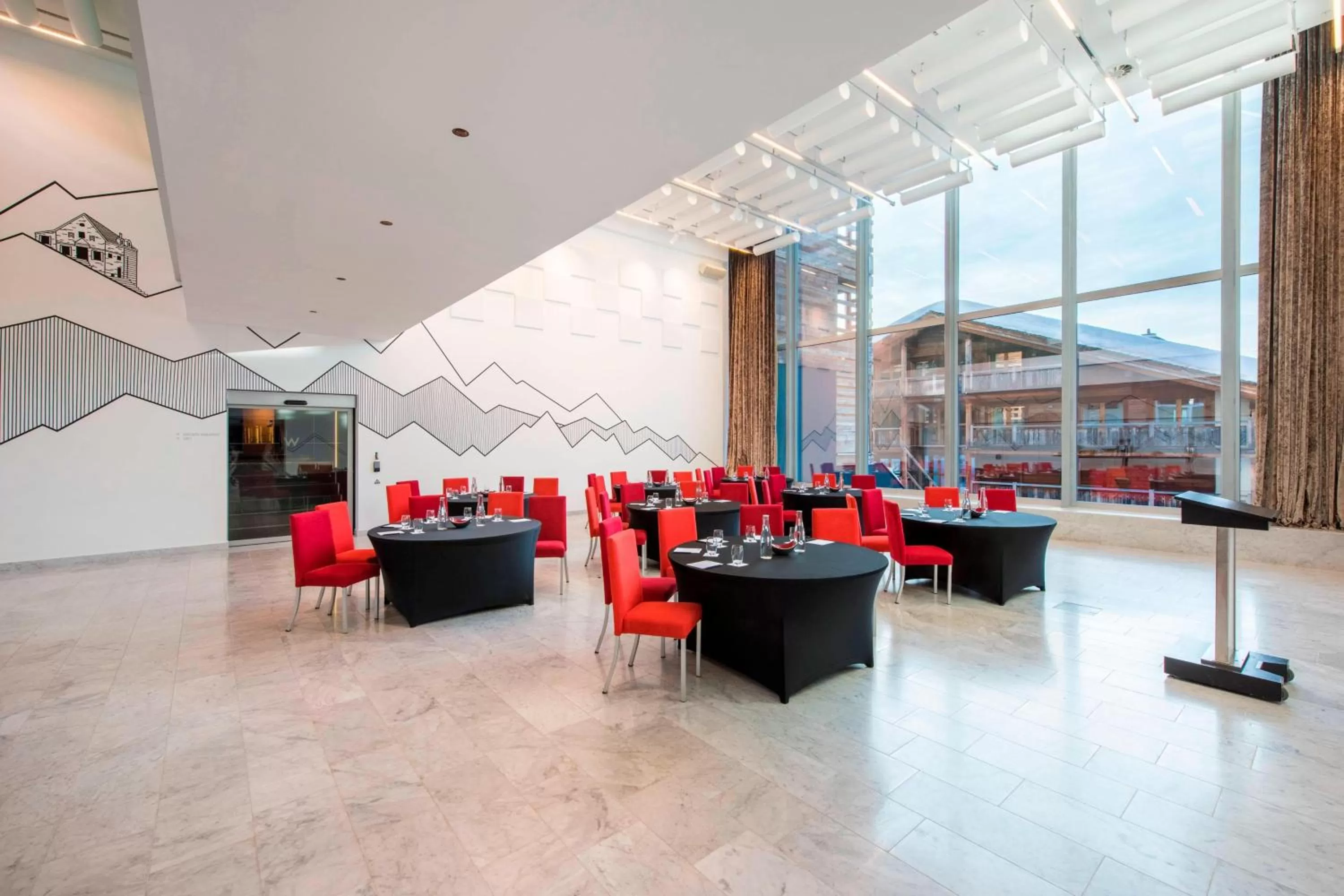 Lounge or bar in W Verbier