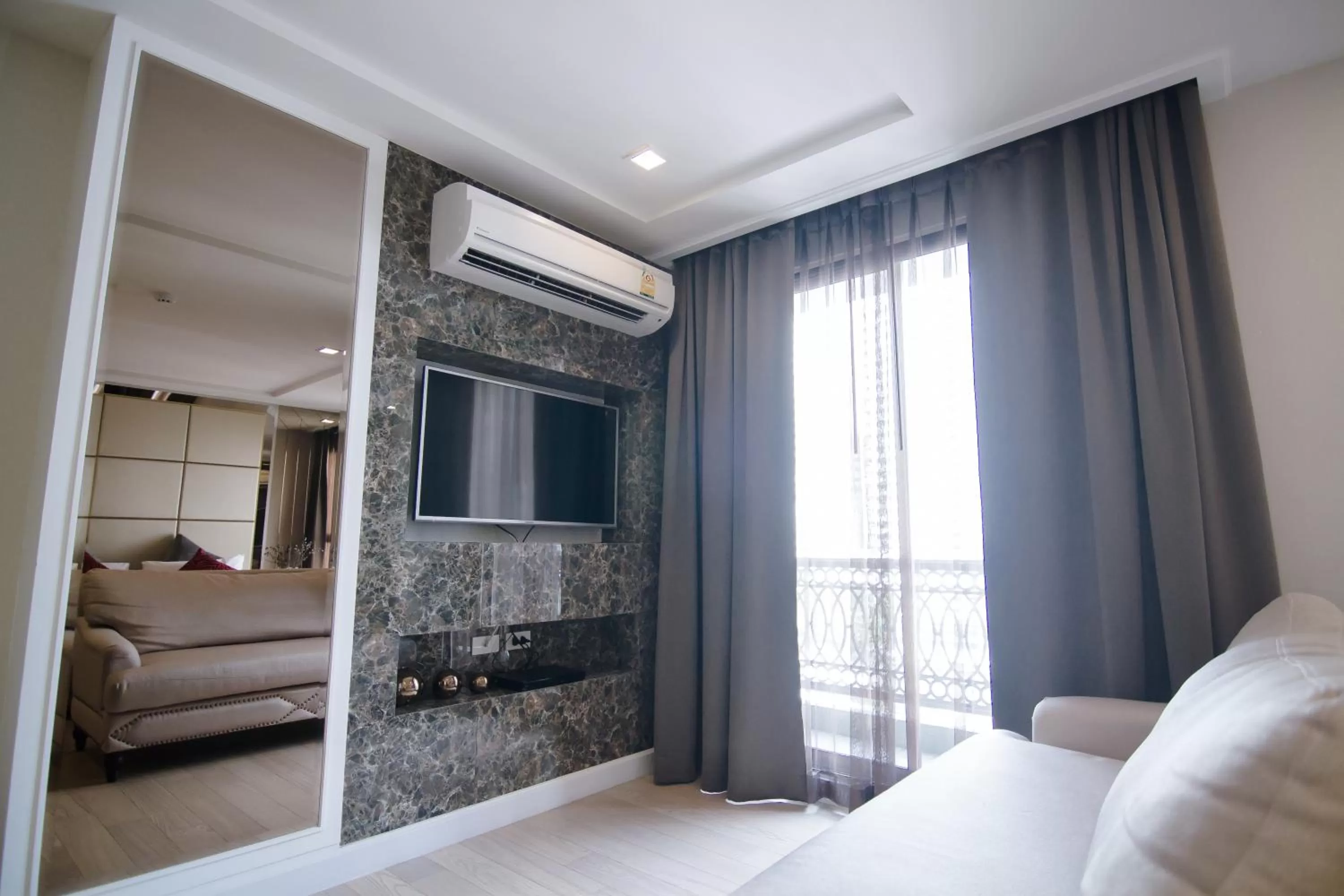 TV and multimedia, Bed in Hope Land Hotel Sukhumvit 8