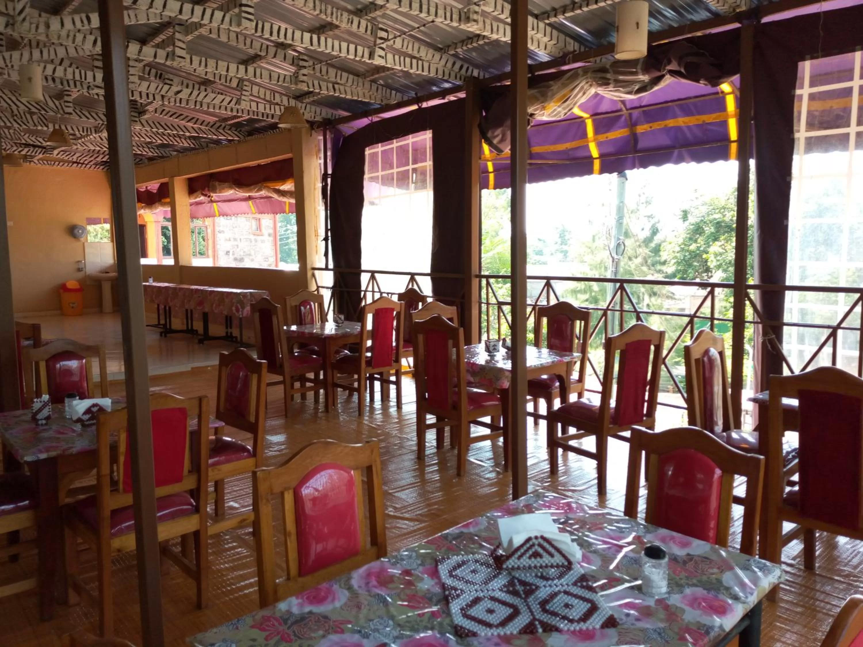 Restaurant/places to eat in Beach View Hotel - Kisumu