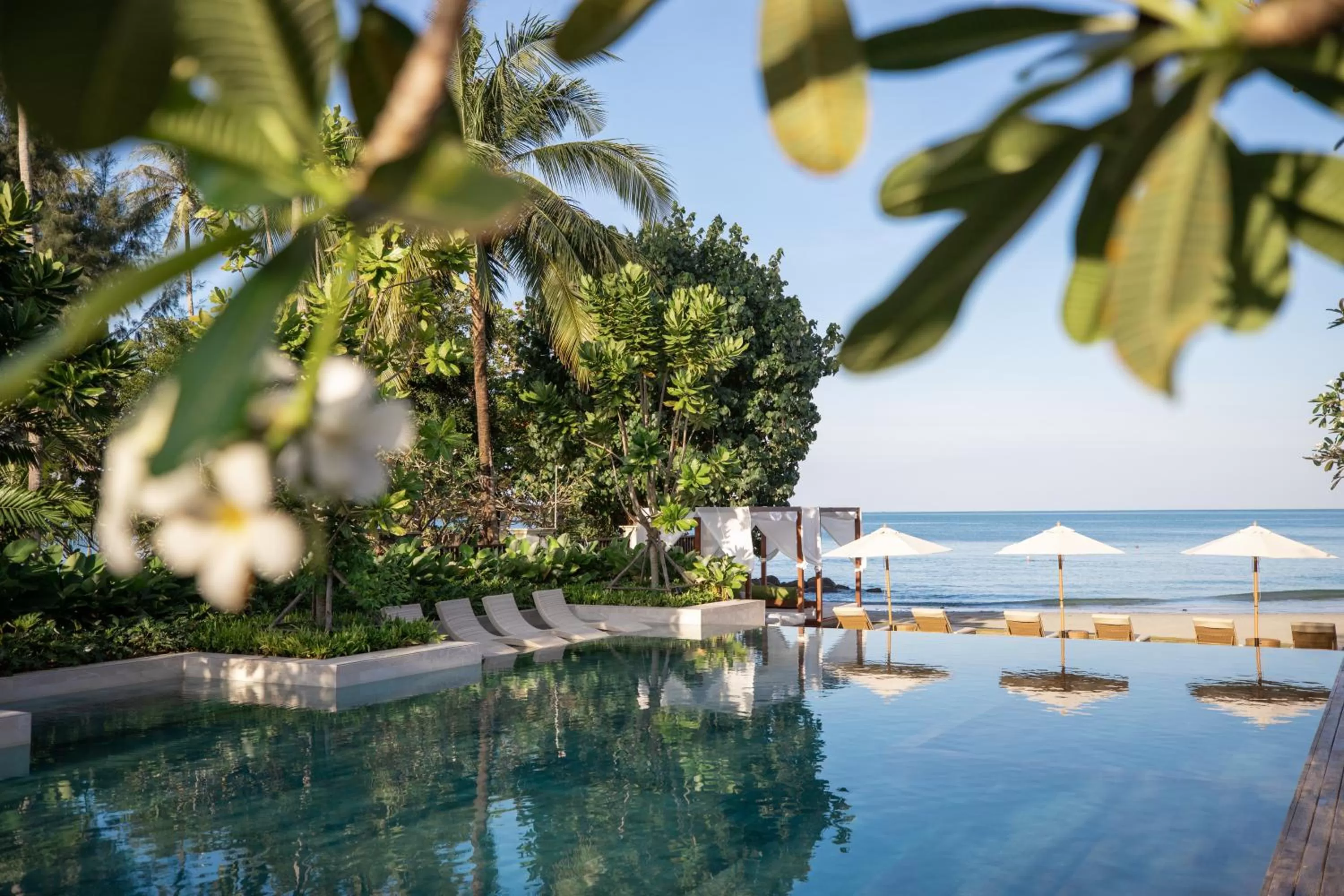 Swimming pool in VAYNA Boutique Koh Chang