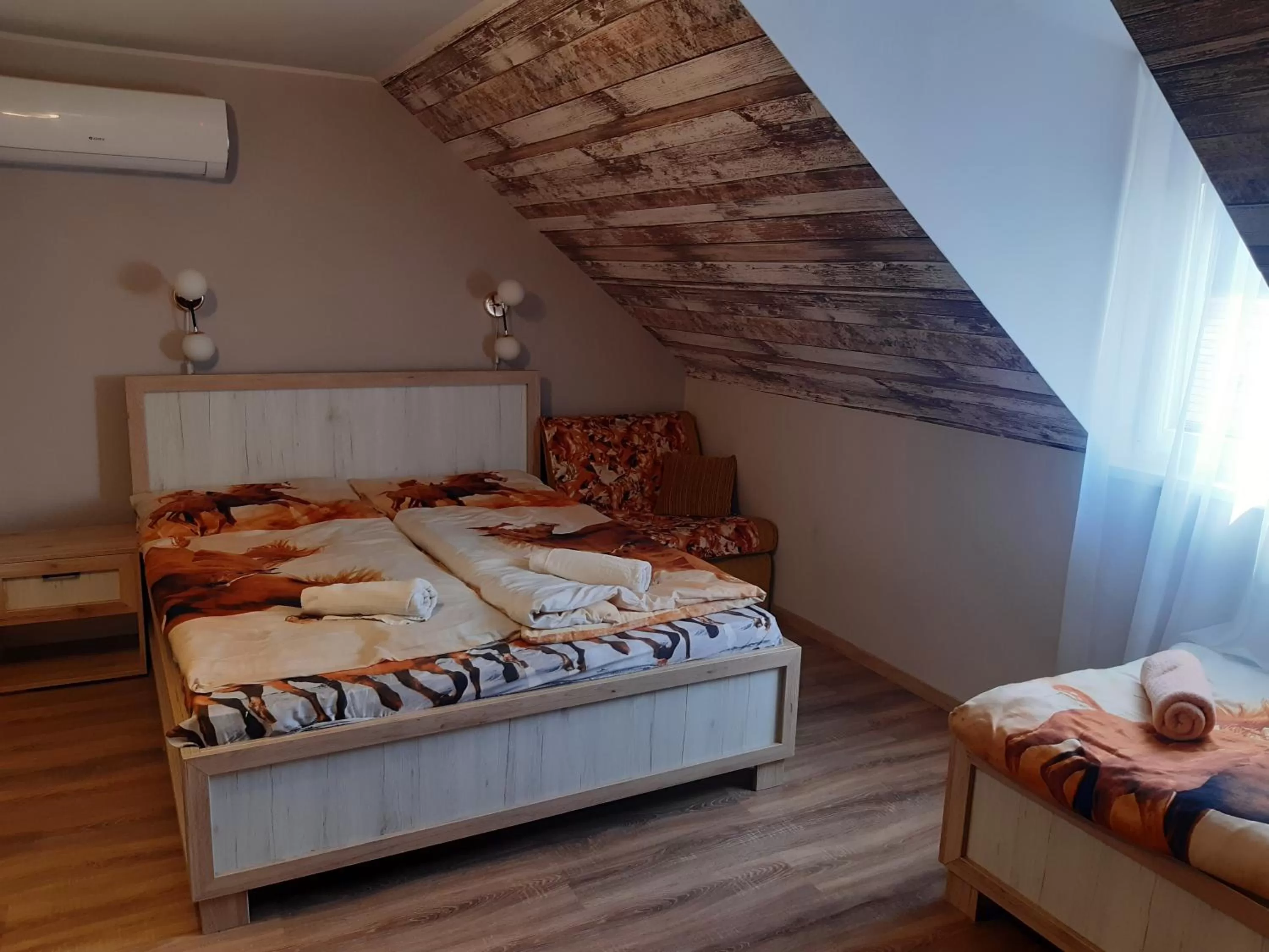 Bed in Mátyus Udvarház Kengyel Fogadó Eger