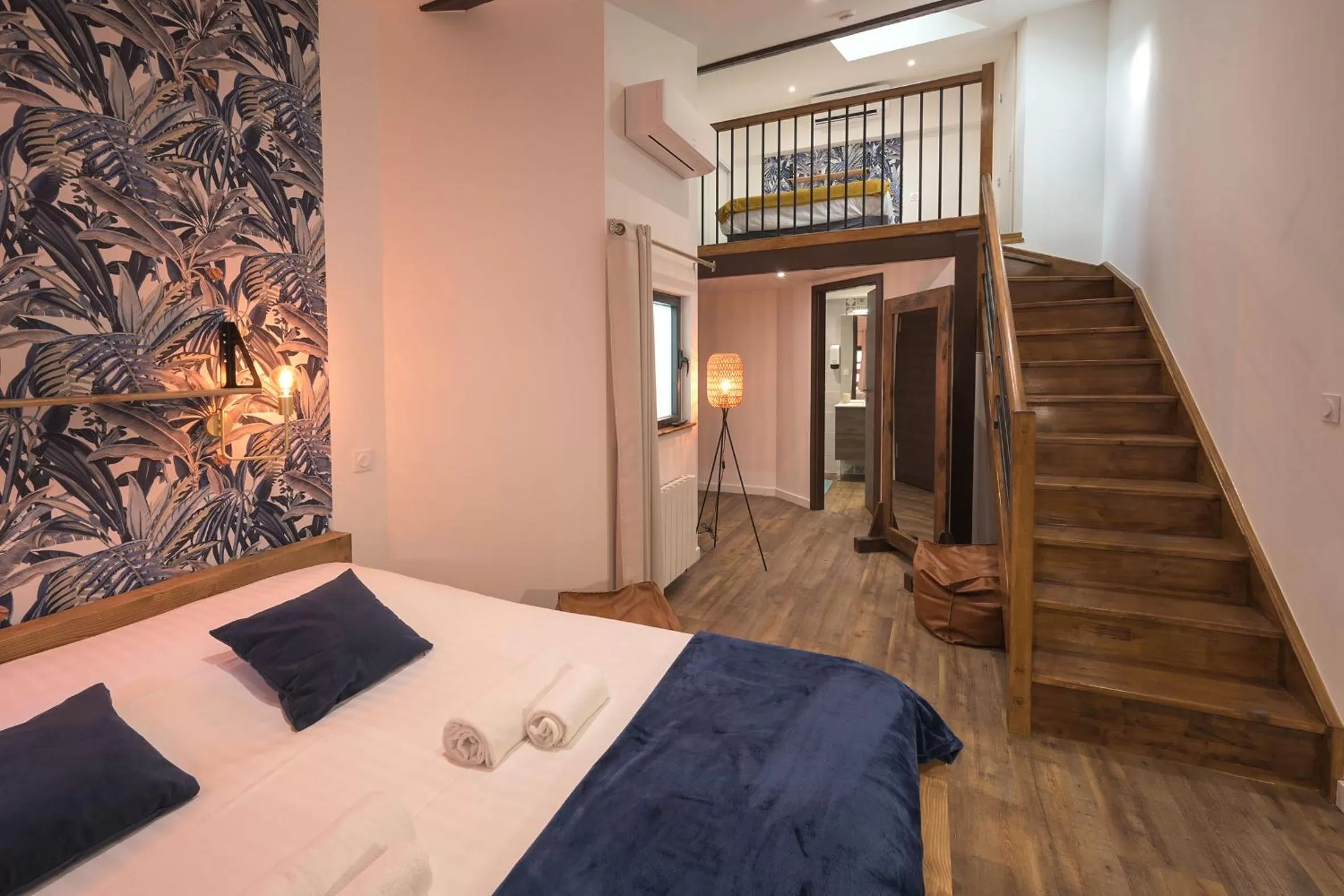 Bed in Hotel De La Croisée