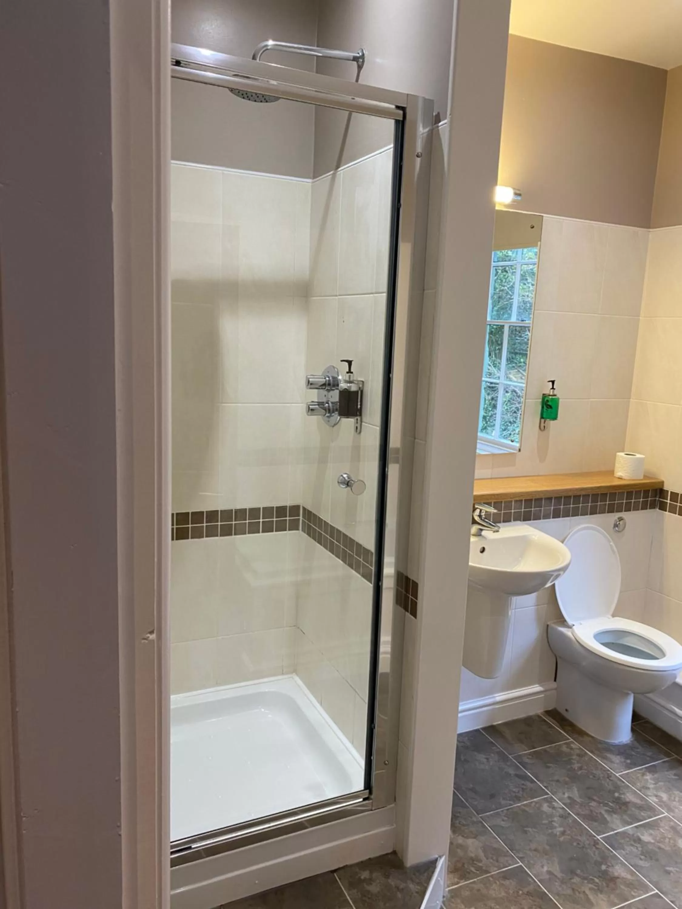 Bathroom in Grapes Hotel, Bar & Restaurant