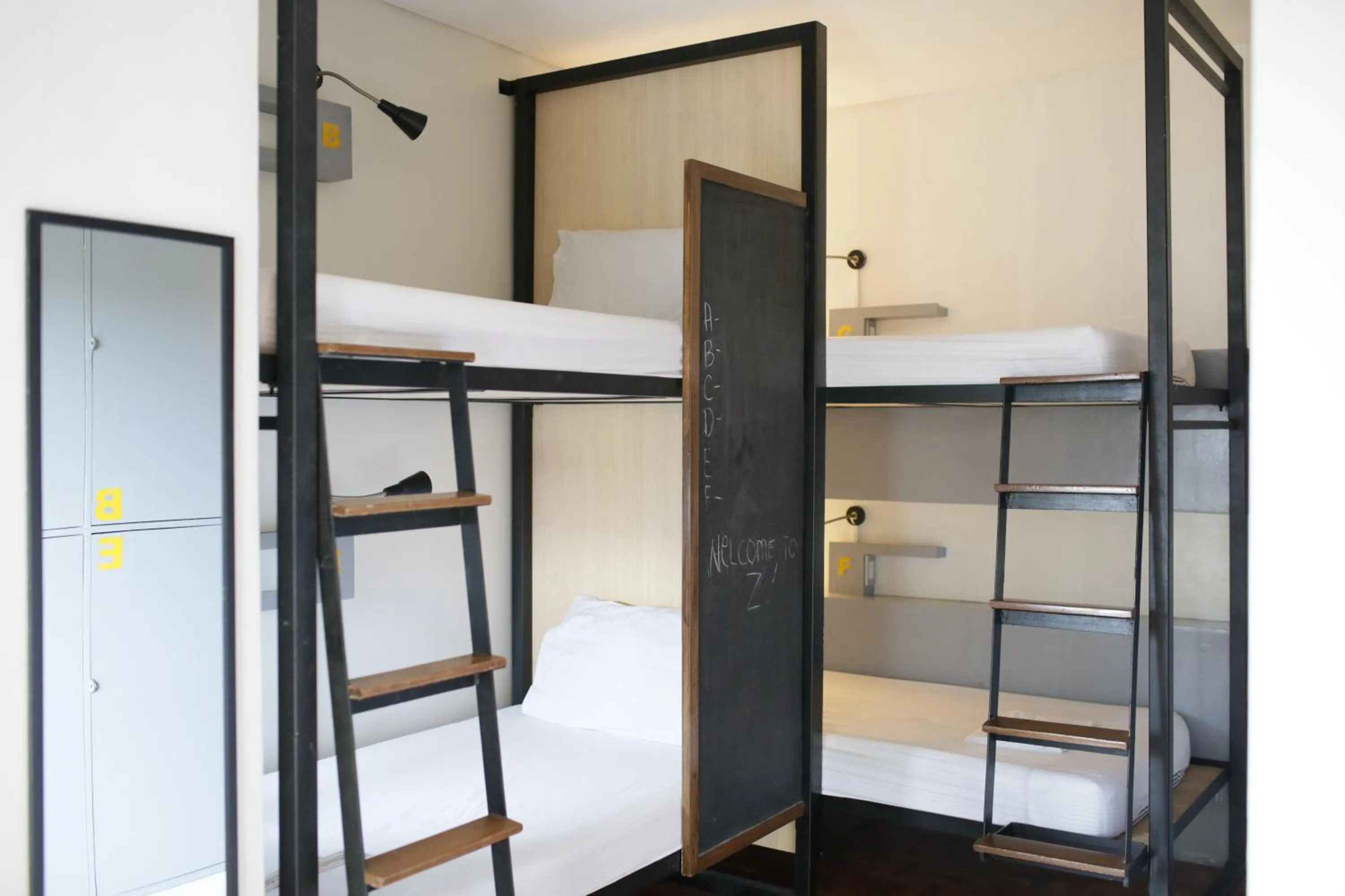 bunk bed, Bed in Z Hostel