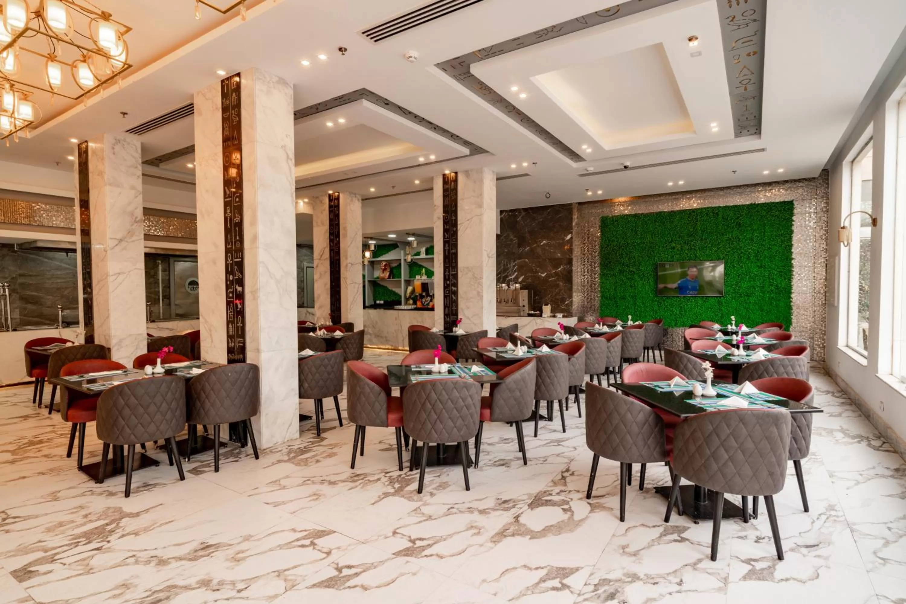 Restaurant/places to eat in King Tut Aqua Park Beach Resort