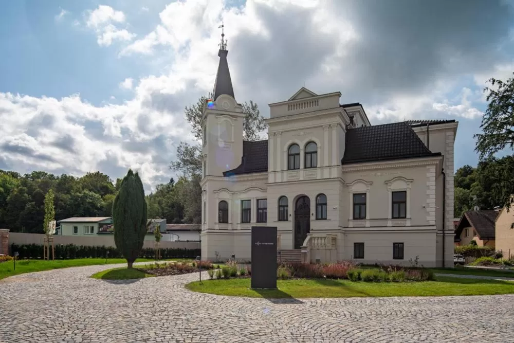 Property building in Villa Rosenaw