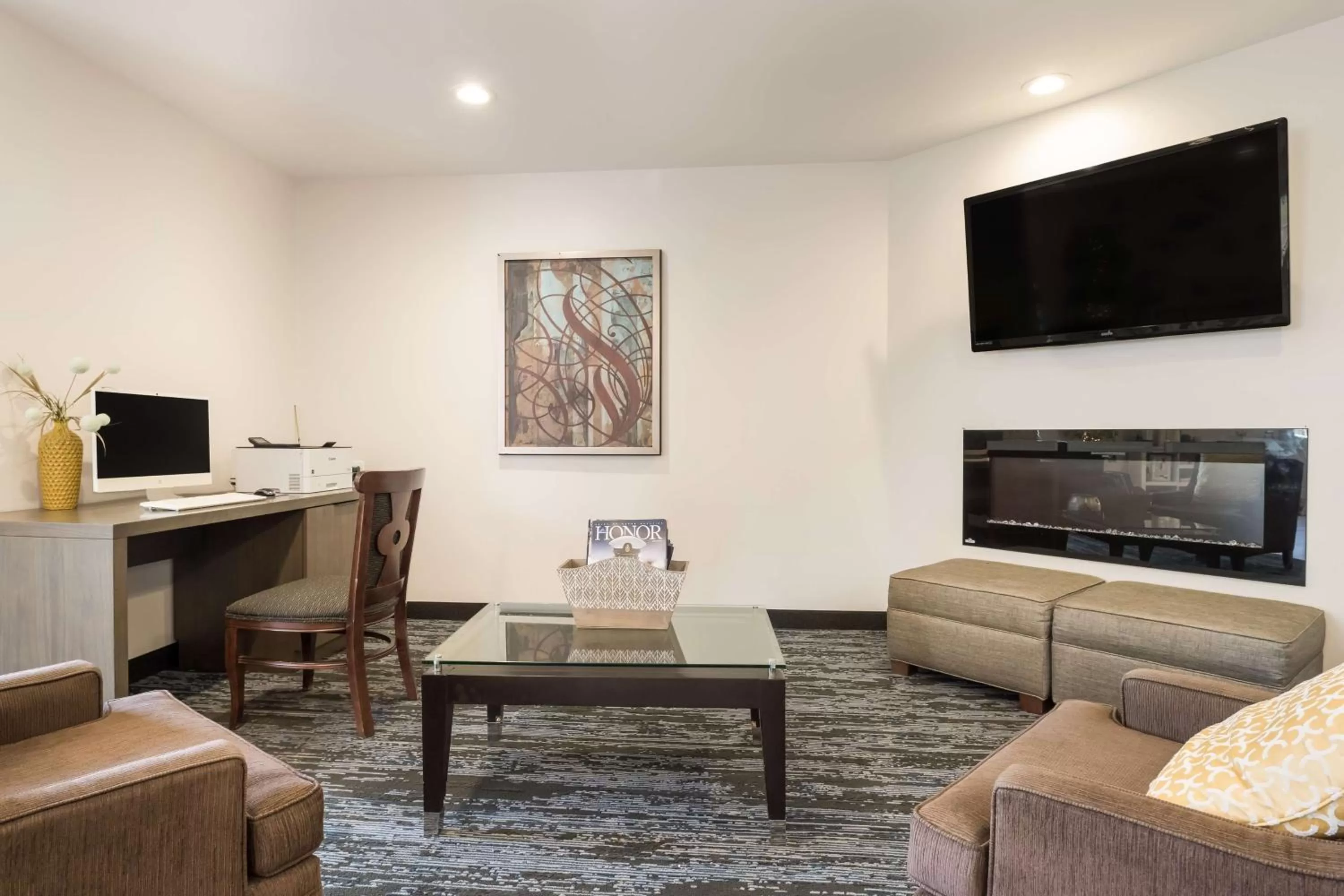 Lobby or reception in SureStay Hotel by Best Western Thomson