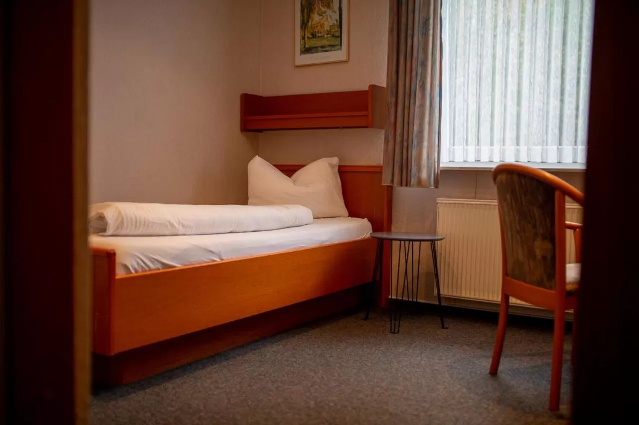 Single Room with Bathroom in Hotel Waldfrieden