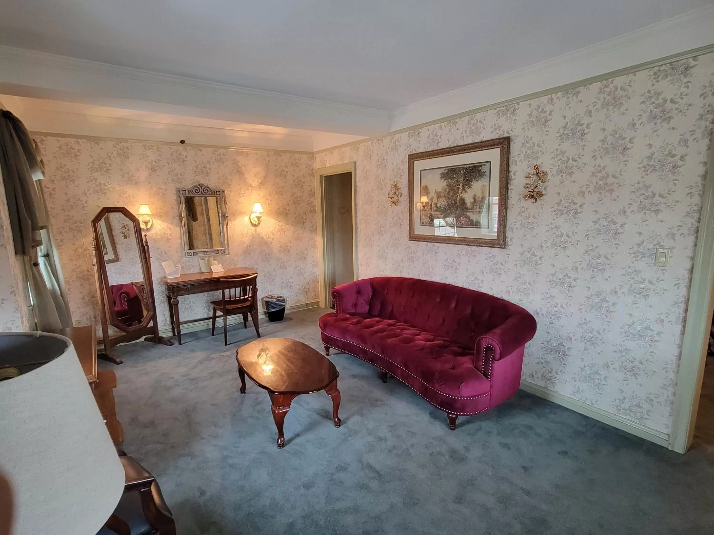 Seating Area in Lowell Inn