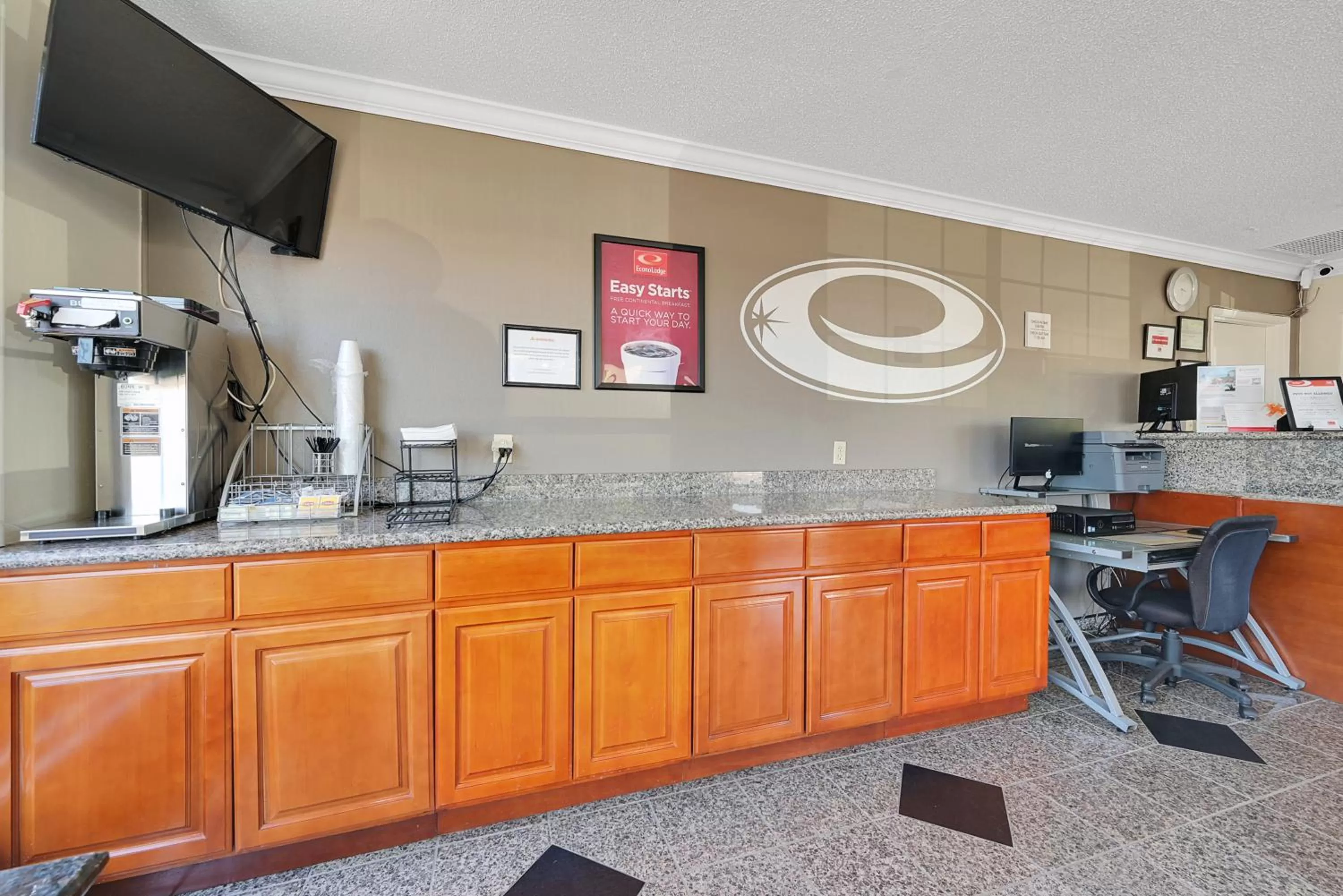 Business facilities in Econo Lodge Woodland near I-5