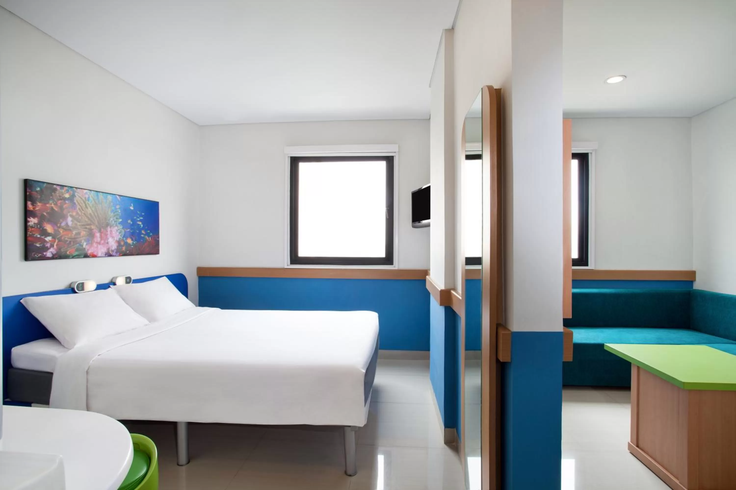 Bedroom, Bed in Ibis Budget Jakarta Daan Mogot