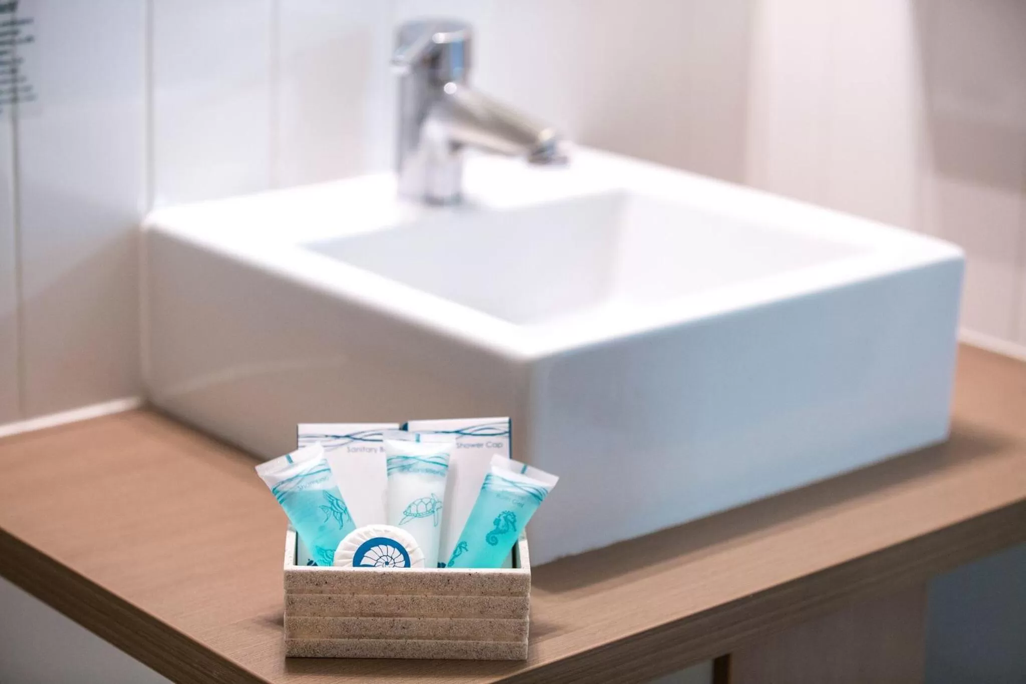 Studio with Twin Beds and Patio - Ground Floor in Manly Marina Cove Motel