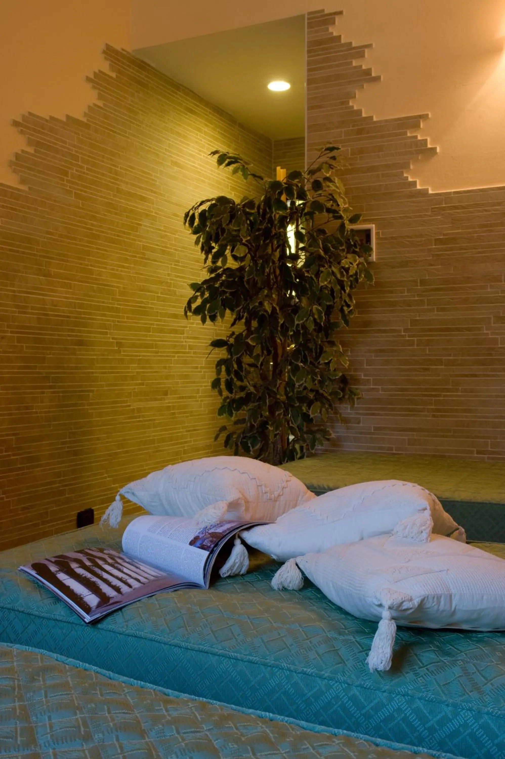 Decorative detail, Bed in Hotel Ristorante Tre Leoni