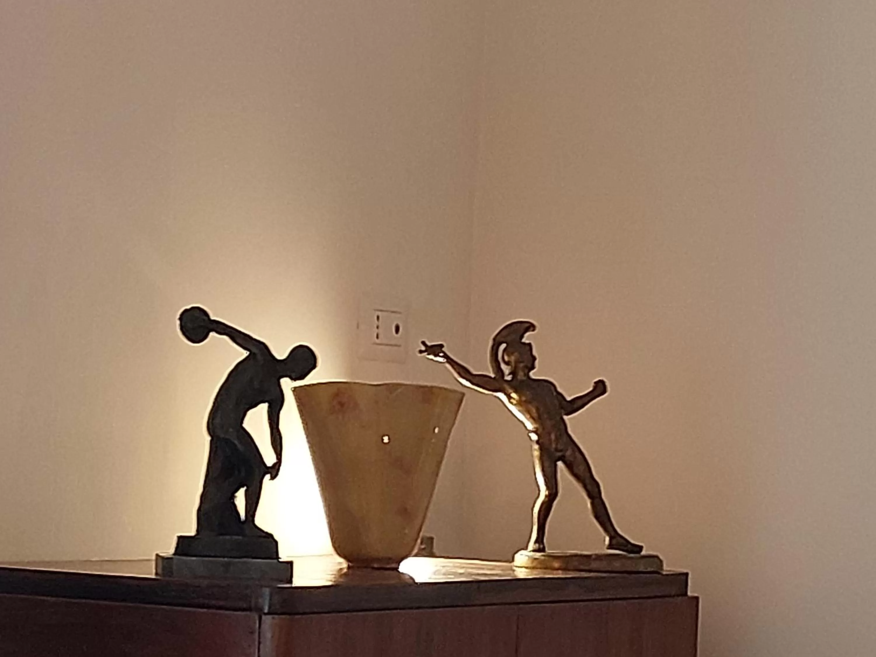 Decorative detail in B&B Palazzo Carafa di Montorio