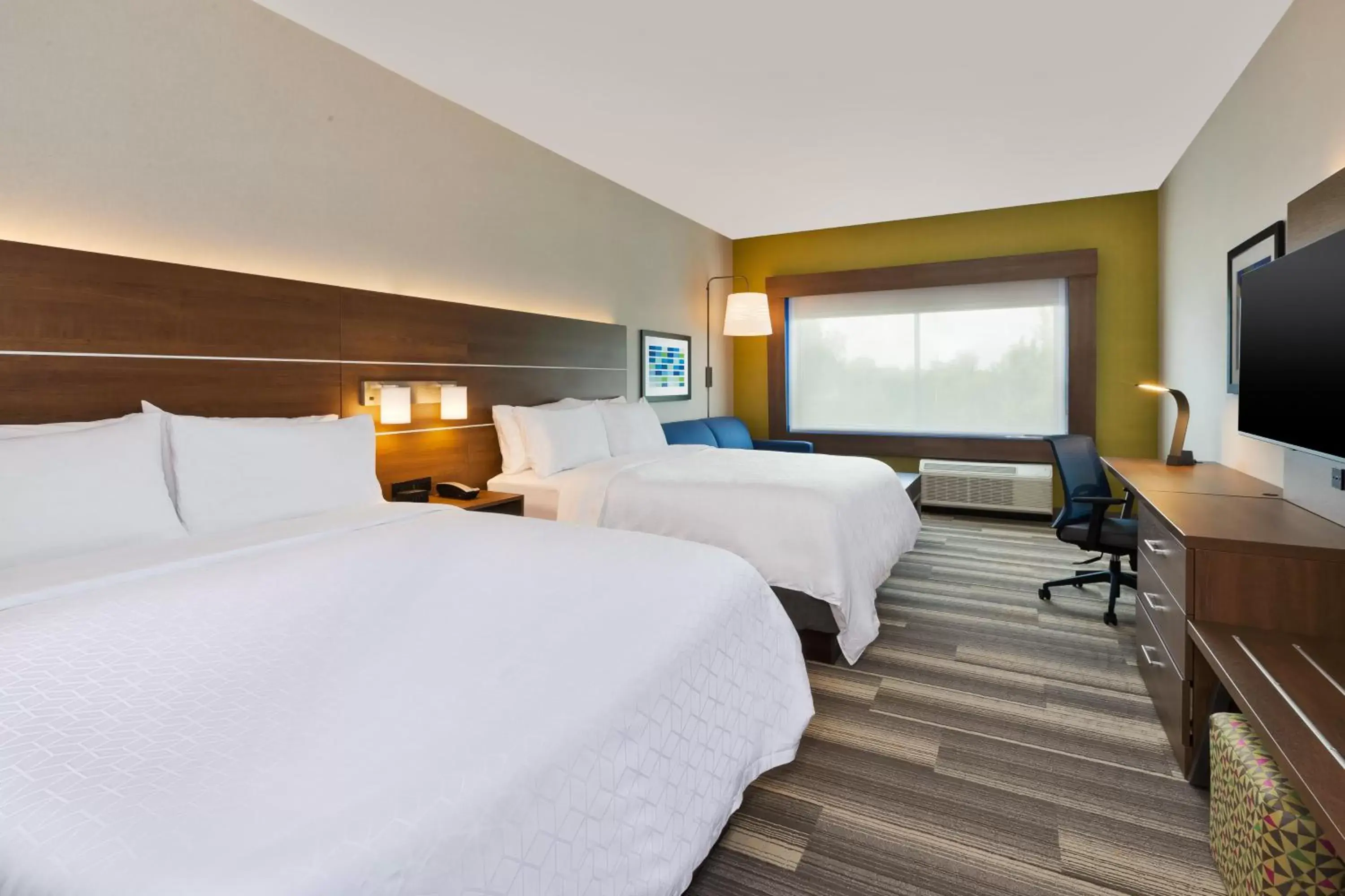 Queen Suite with Two Queen Beds and Sofa Bed in Holiday Inn Express & Suites - Milan - Sandusky Area by IHG Queen Suite with Two Queen Beds and Sofa Bed in Holiday Inn Express & Suites - Milan - Sandusky Area by IHG