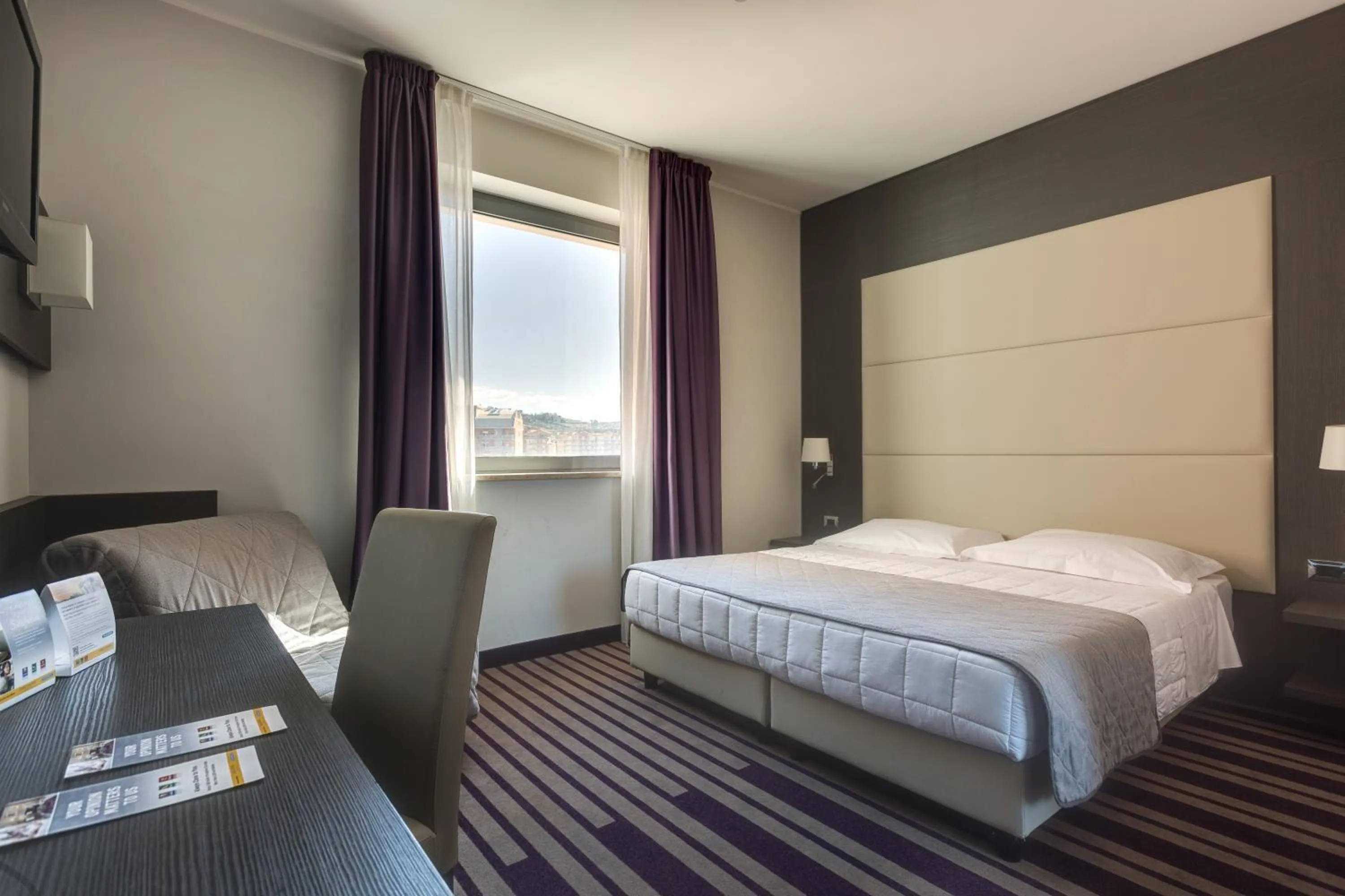 Photo of the whole room, Bed in Quality Hotel Green Palace