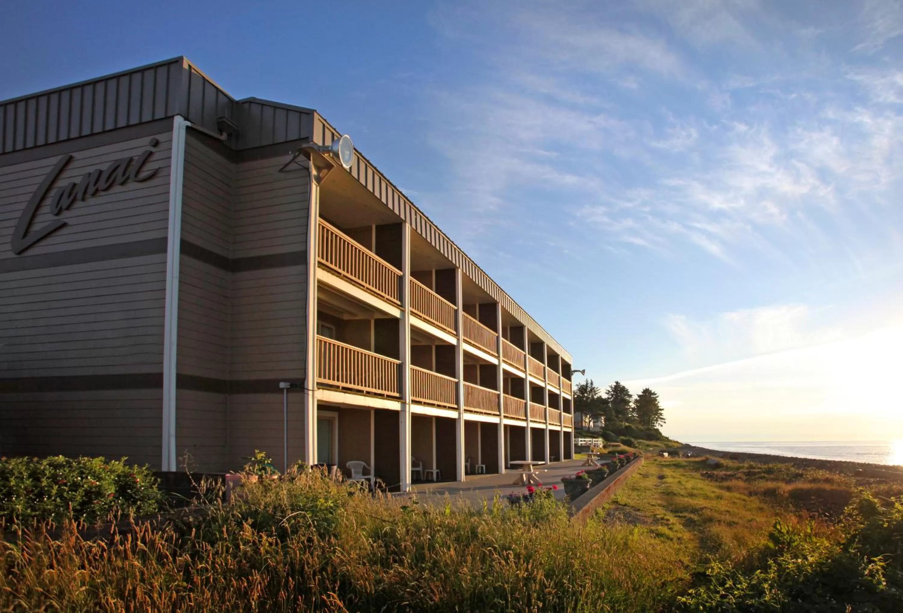 Property building in Lanai at the Cove