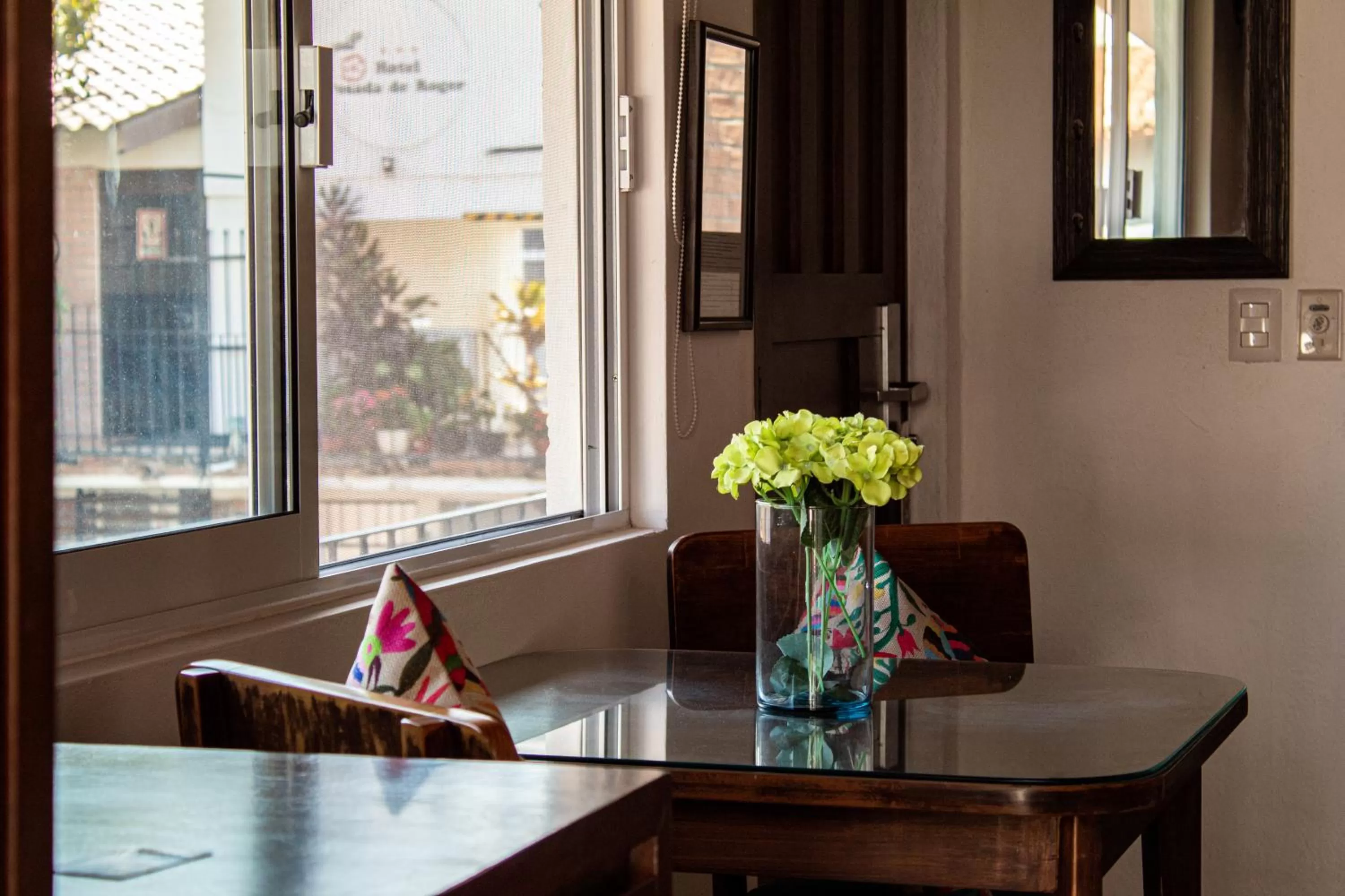 Dining area in Hotel Posada De Roger - Near Los Muertos Beach