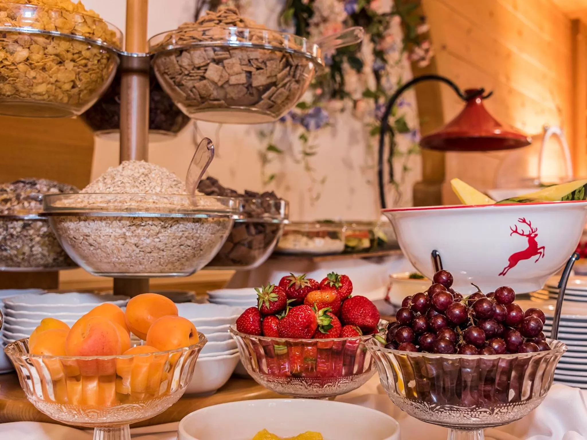 Buffet breakfast in Hotel Mutz Garni