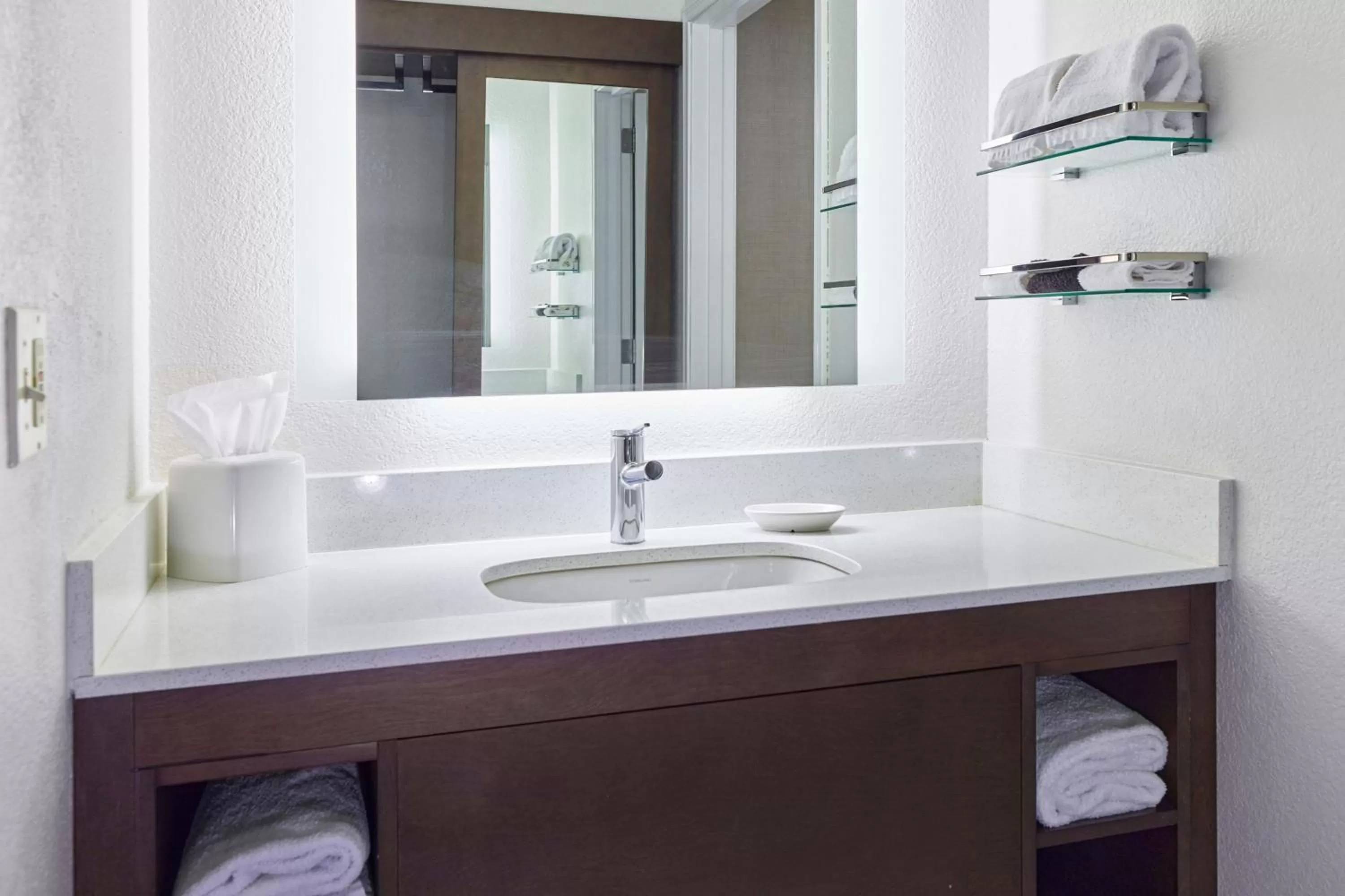 Bathroom in Residence Inn Eugene Springfield