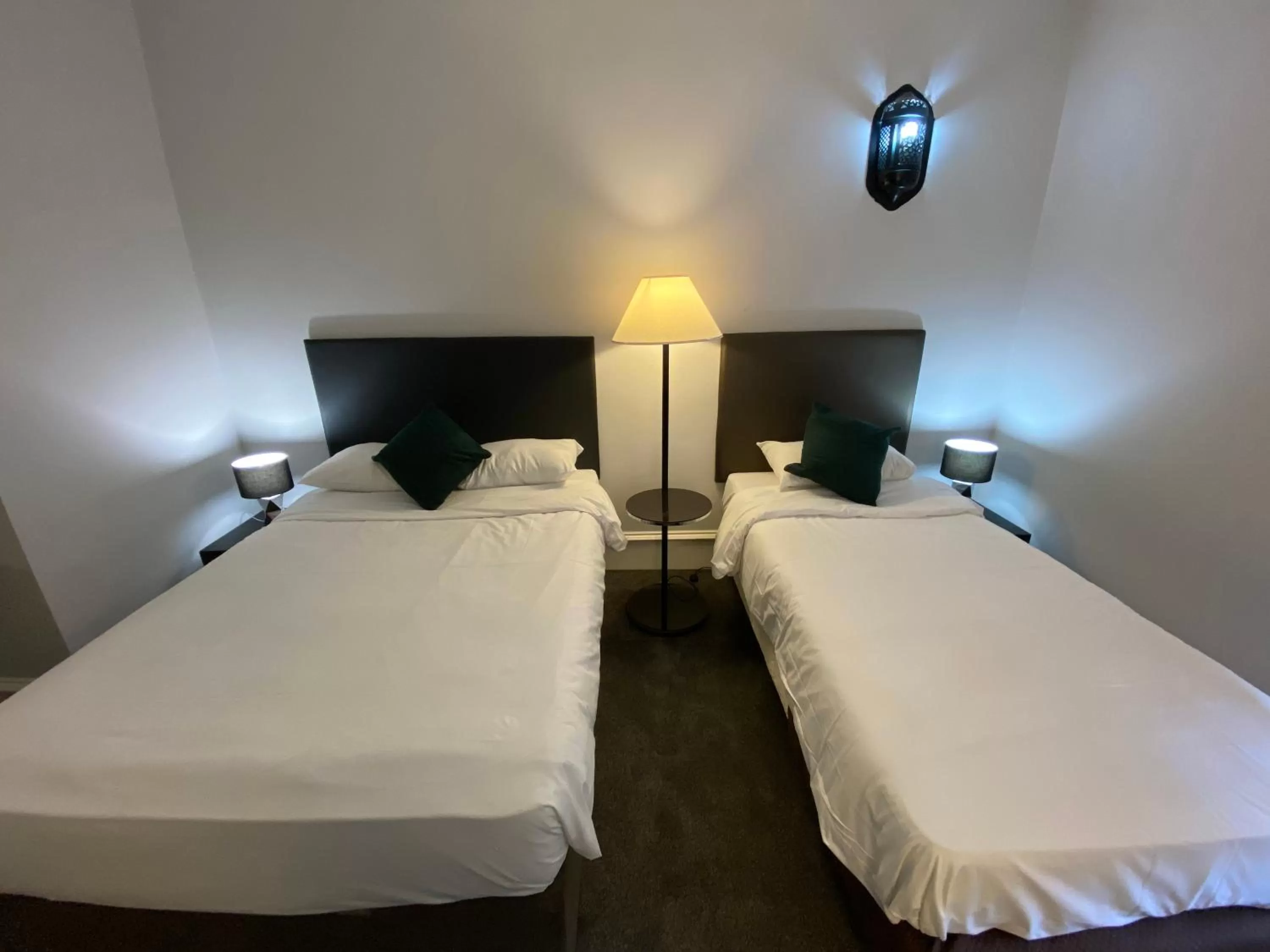 Bedroom, Bed in No6 West Coates