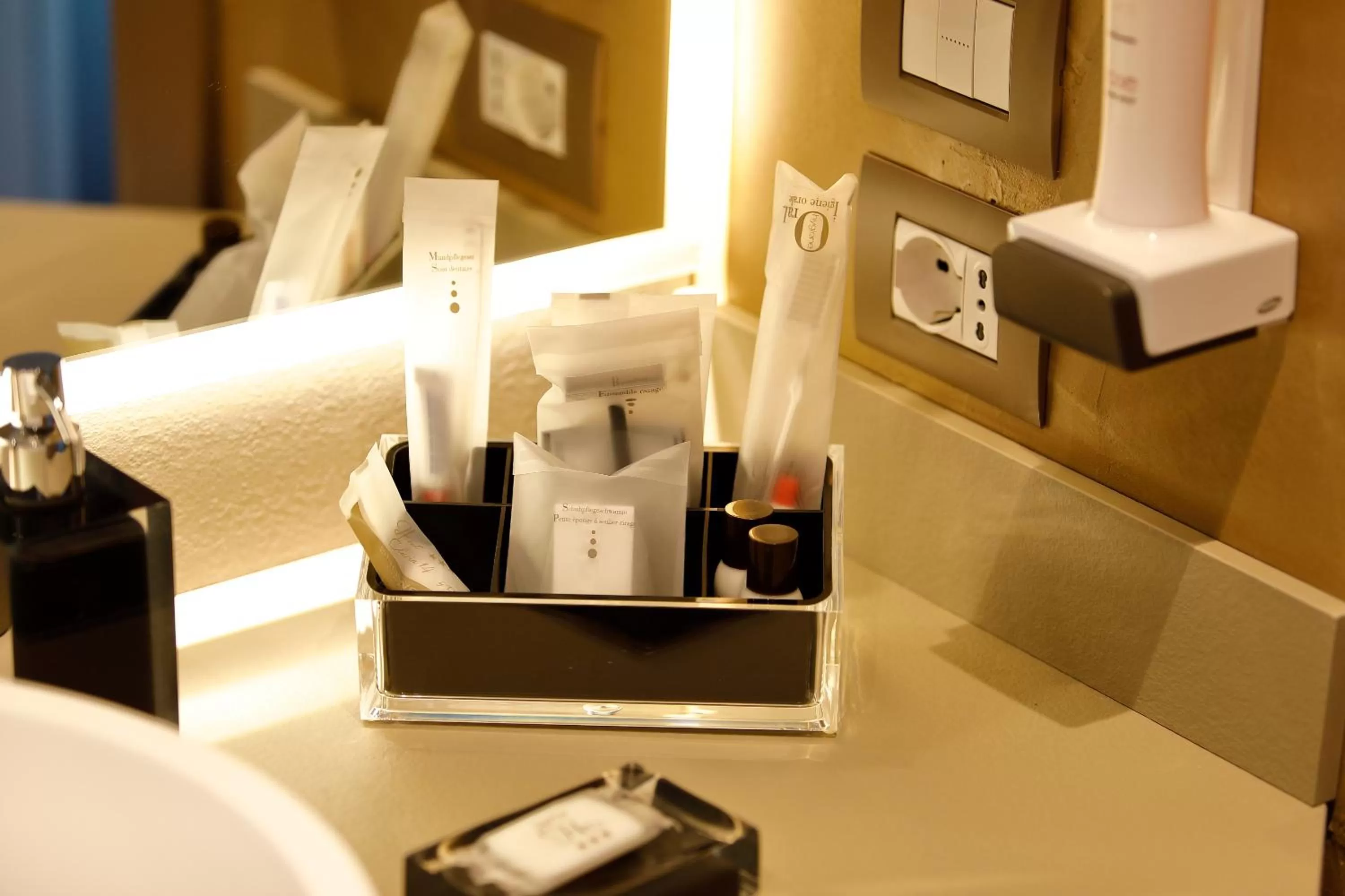 Bathroom in Hotel Bell'arrivo by Dori