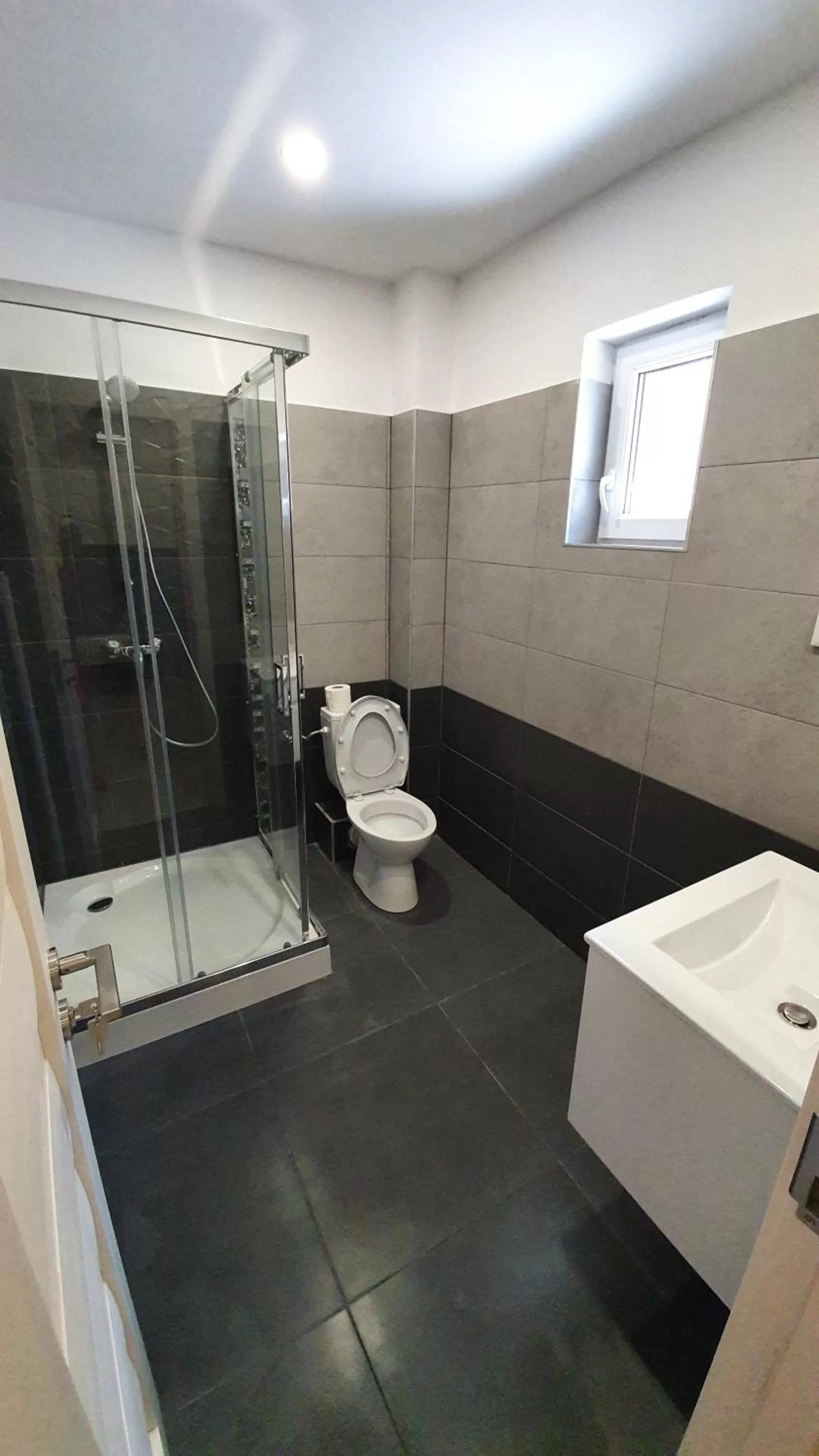 Bathroom in Marcos Apartments Victoriei - self check-in