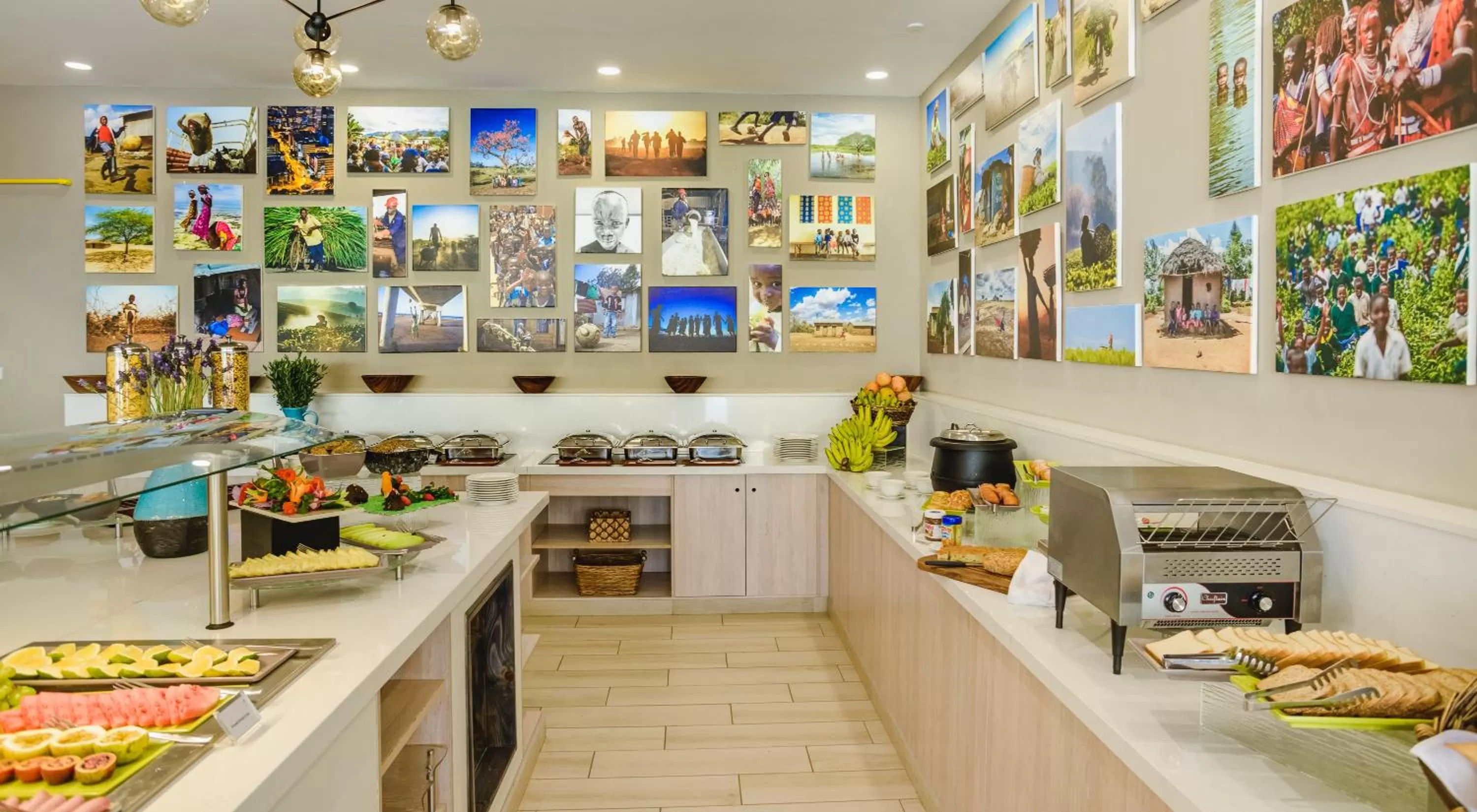 Breakfast in Tamarind Tree Hotel