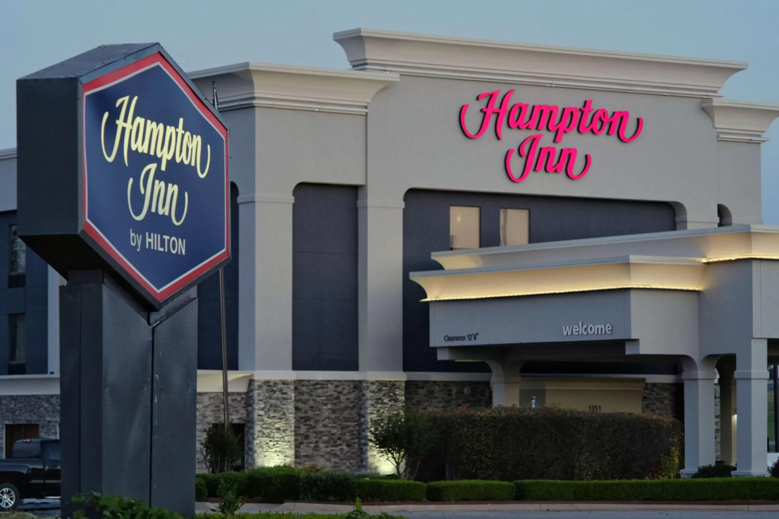 Property building in Hampton Inn Oklahoma City/Yukon