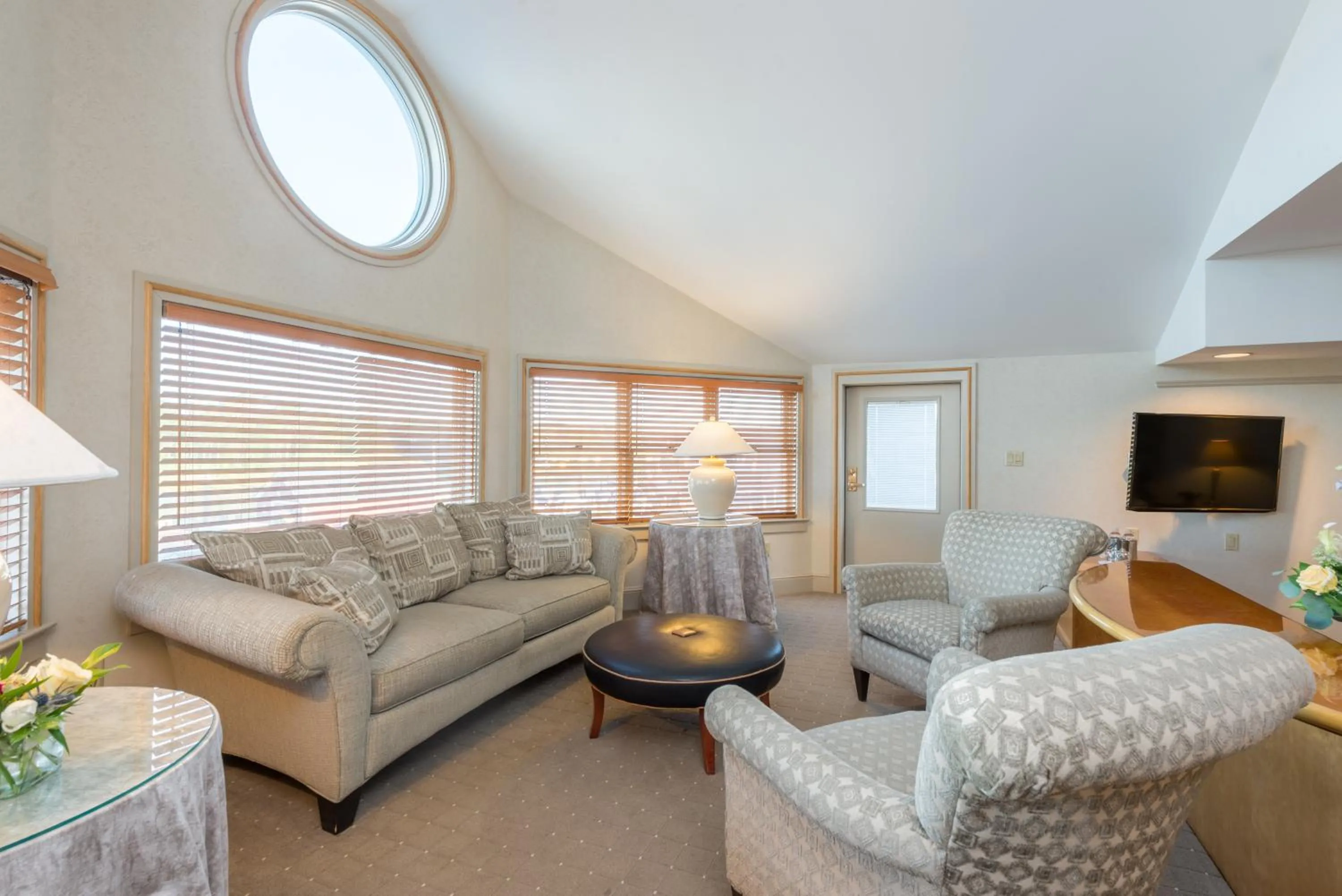 Seating area in Breakwater Inn