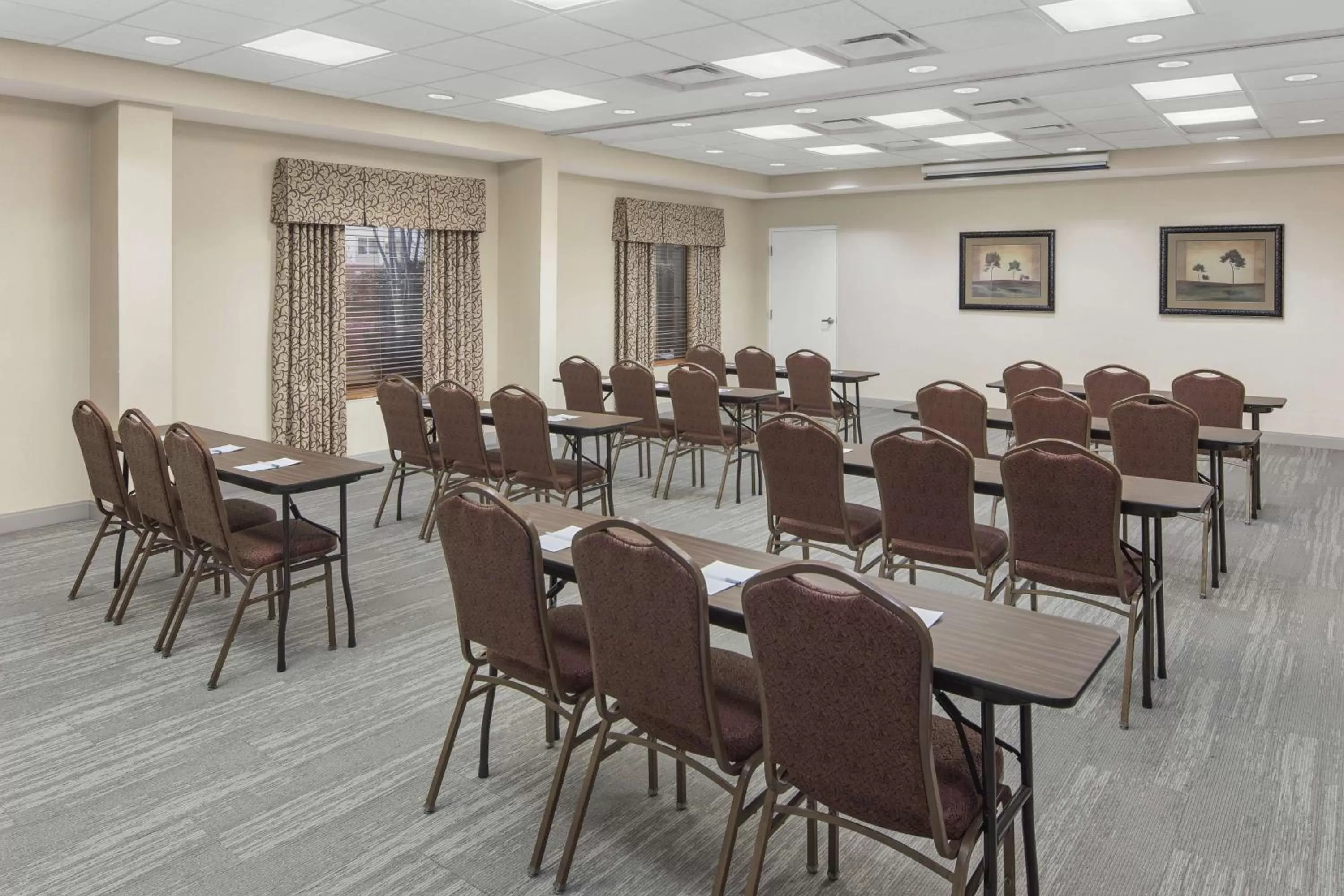 Business facilities in Hampton Inn & Suites Macon I-75 North