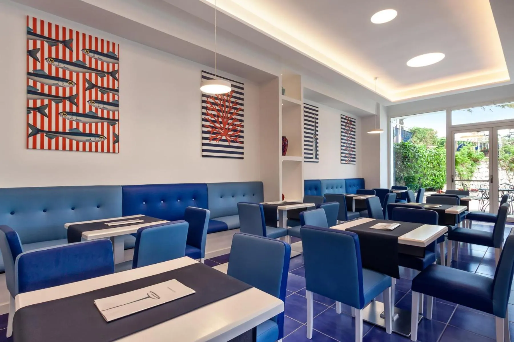 Restaurant/places to eat in Hotel Metropole