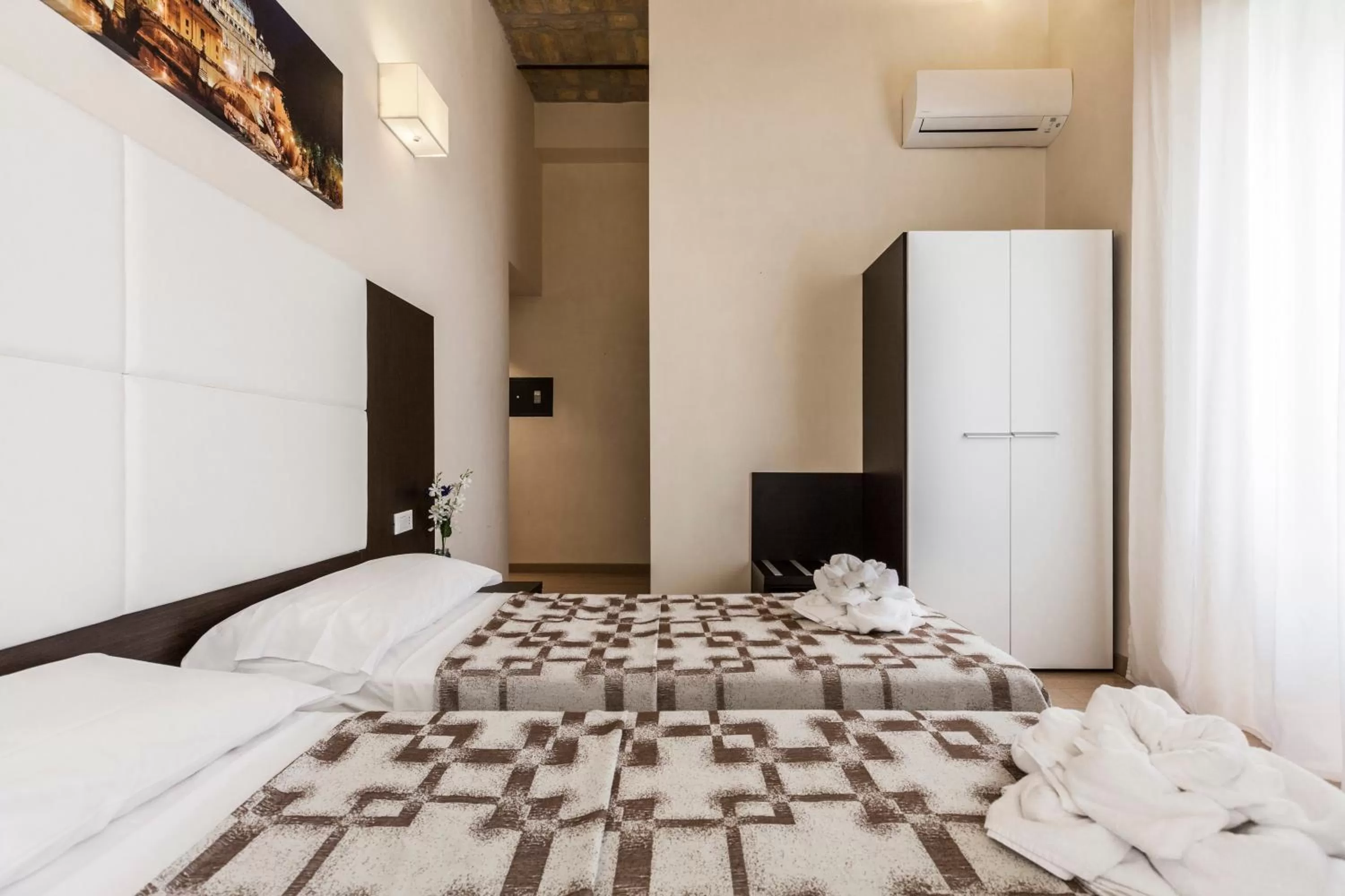 Bedroom, Room Photo in Stardust Rome