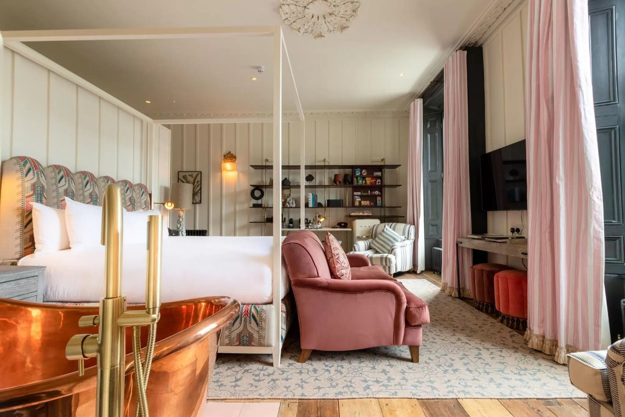 Bedroom, Bed in The Mayson