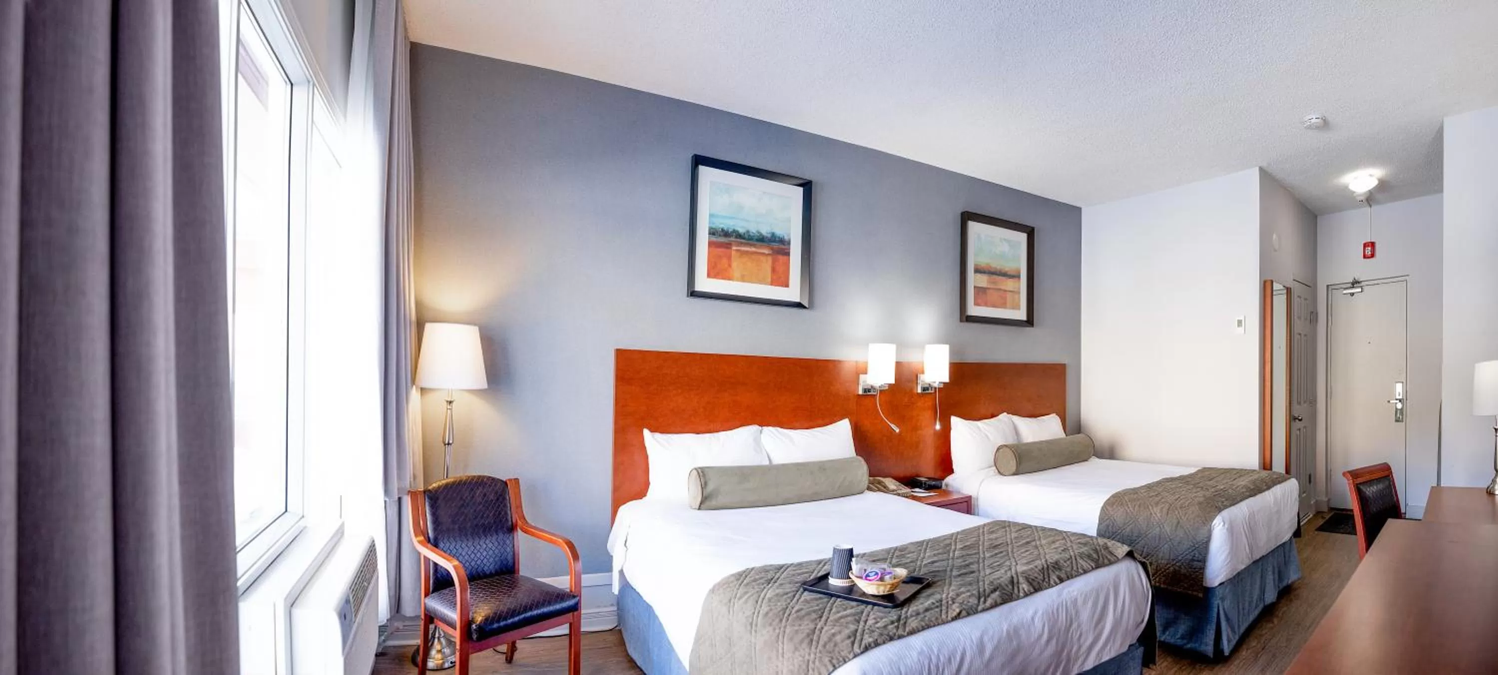 Bed in Auberge Royal Versailles