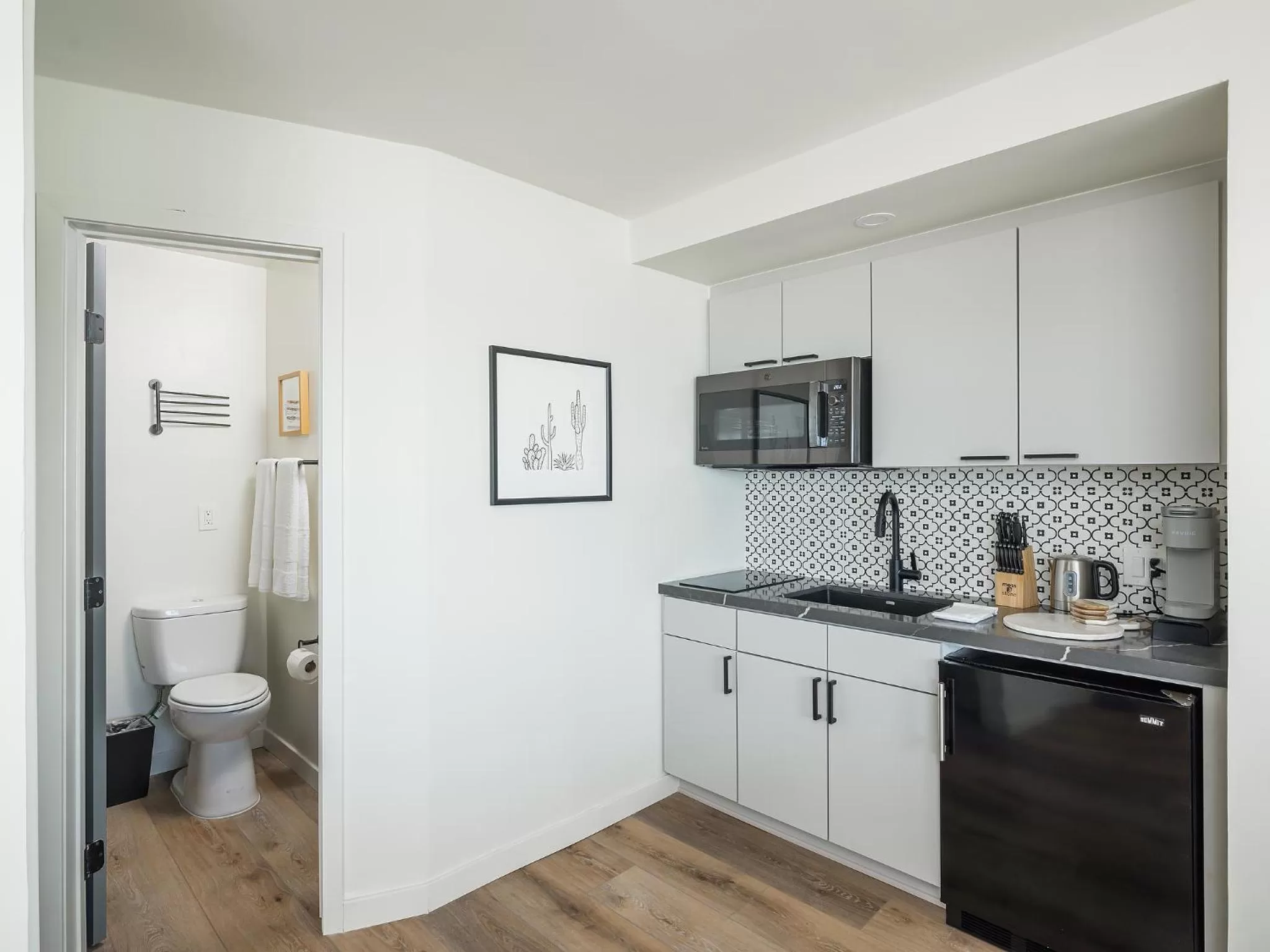 Kitchen or kitchenette in The Marbella