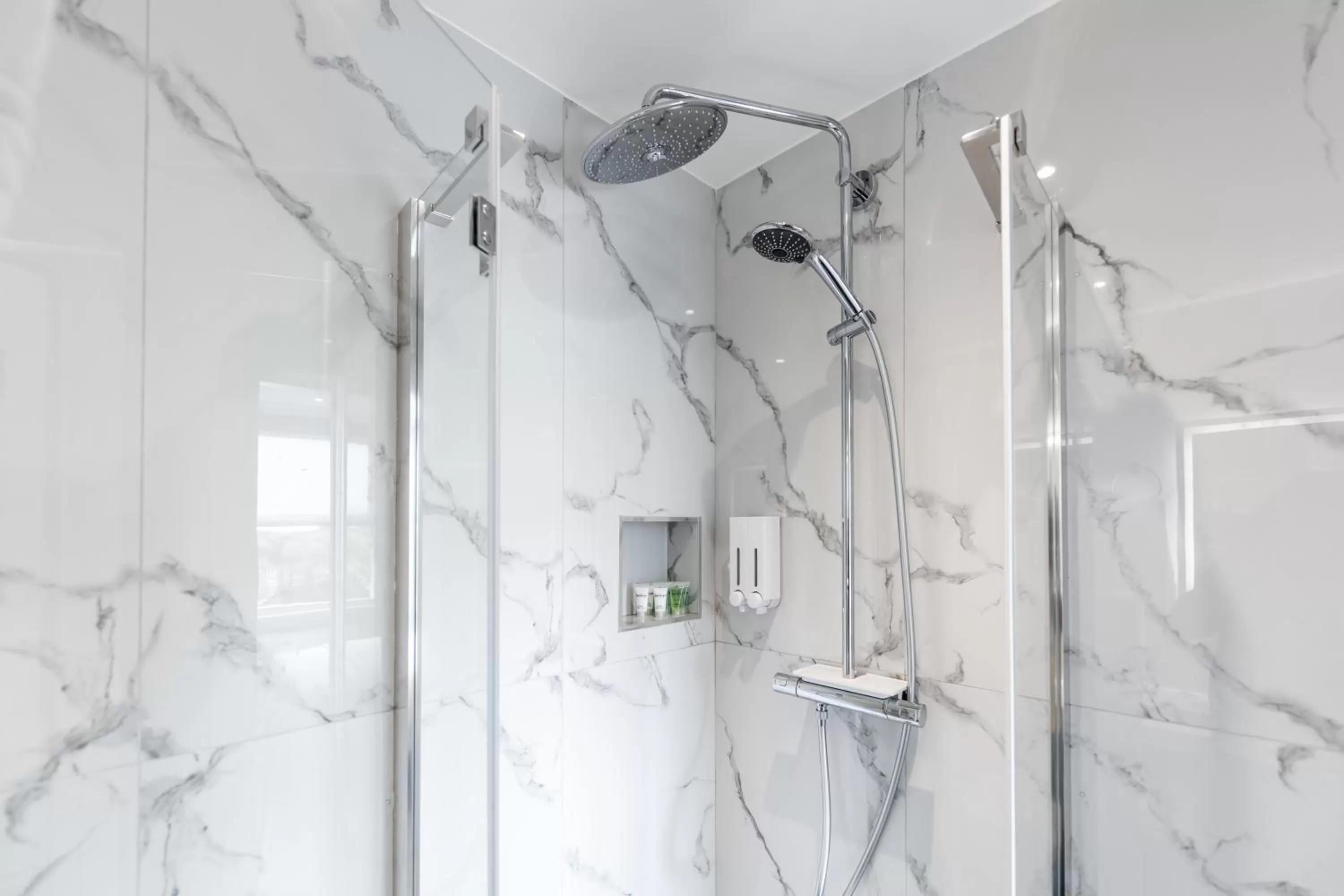 Shower in NOX Richmond