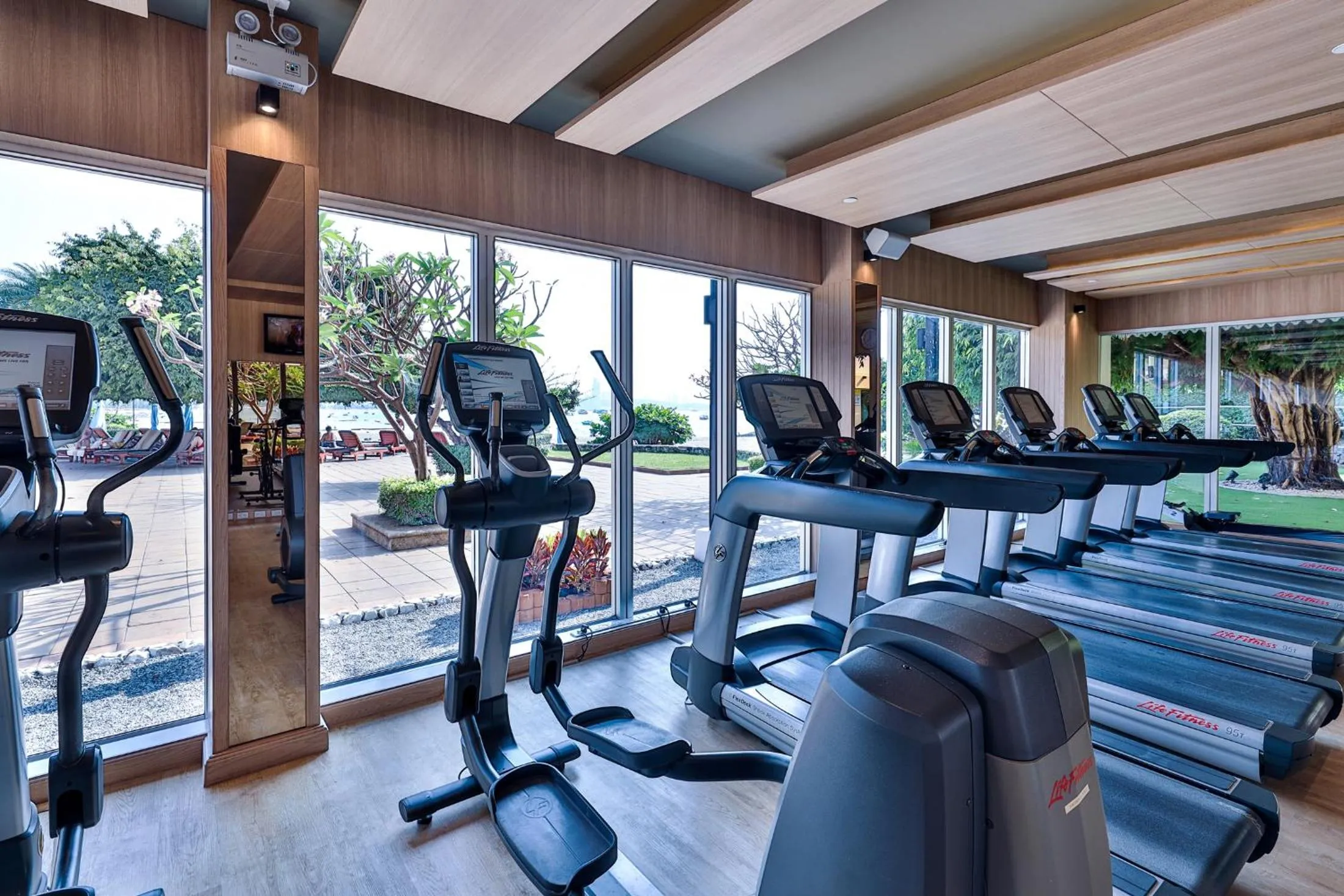 Fitness centre/facilities in Dusit Thani Pattaya