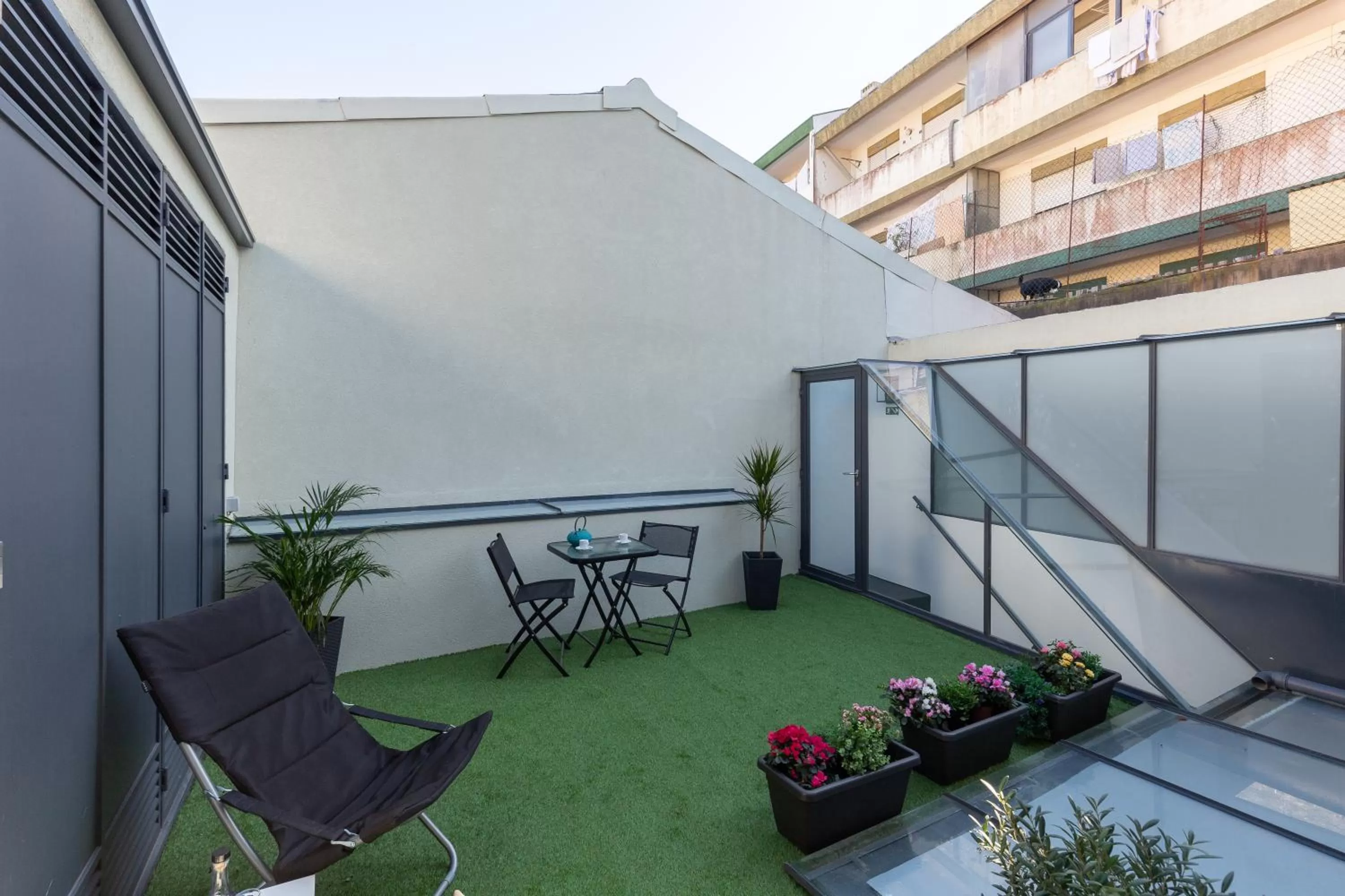 Patio in Serra do Pilar Porto Suites