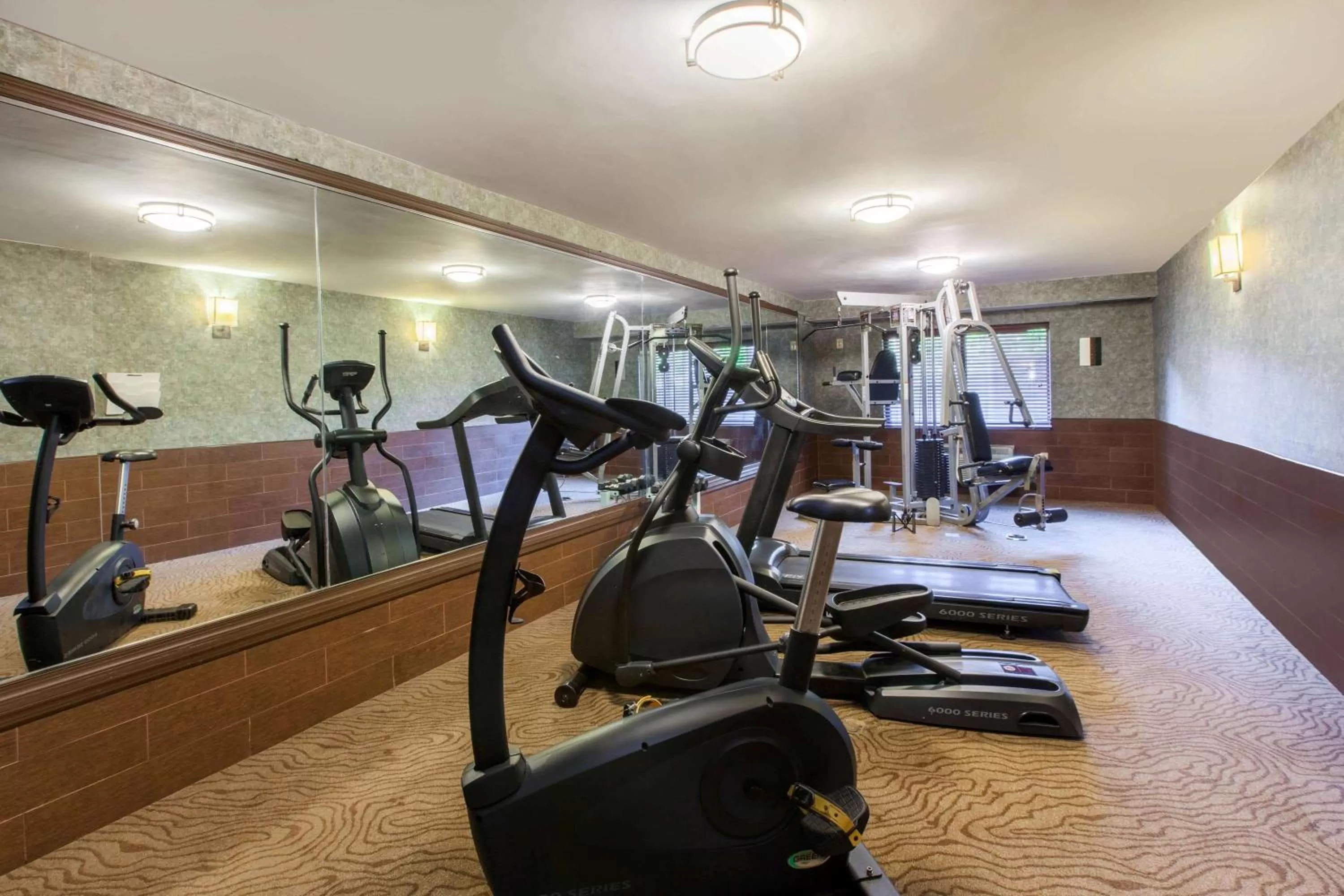Fitness centre/facilities in Baymont by Wyndham Pompton Plains/Wayne