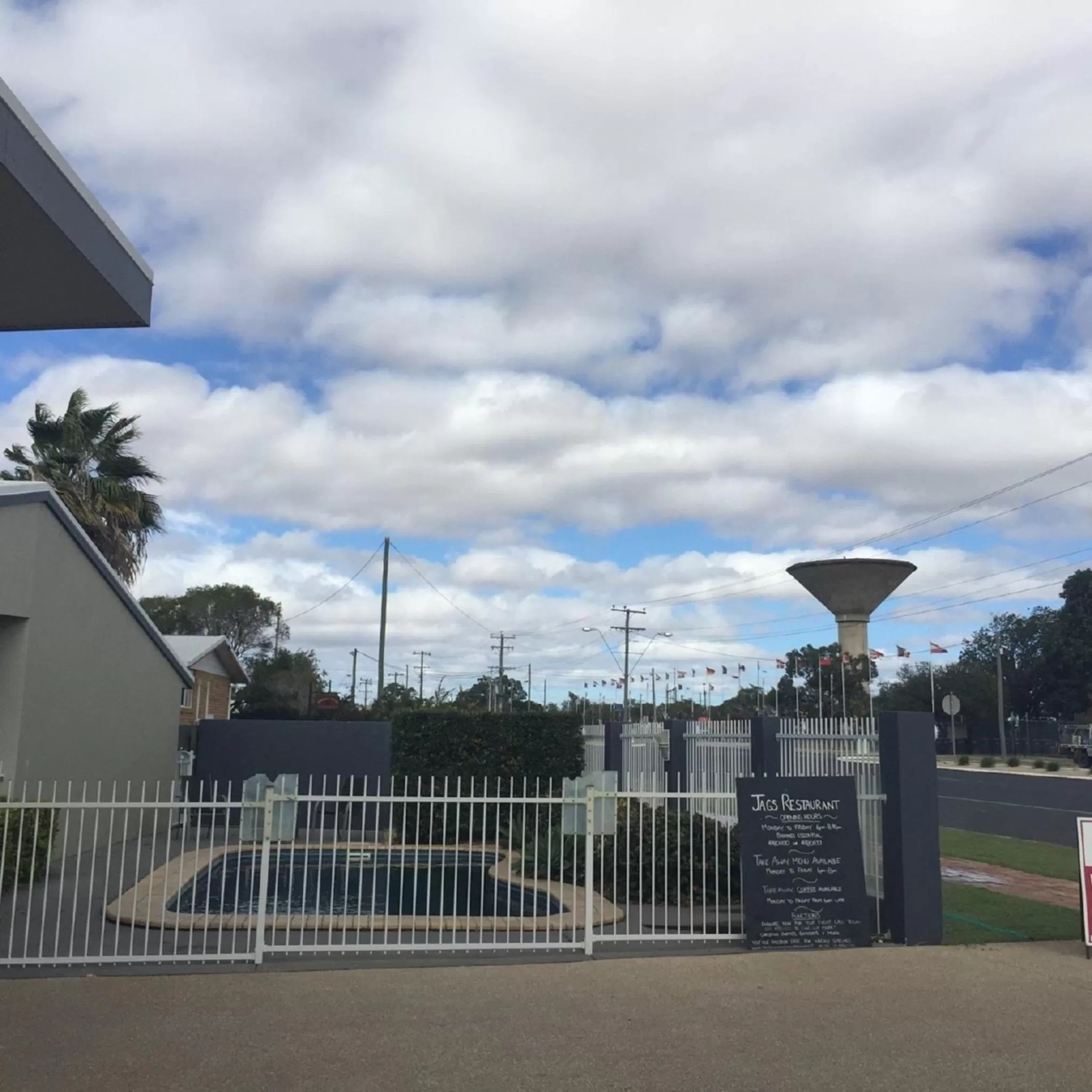 Pool view in Blackwater Motor Inn