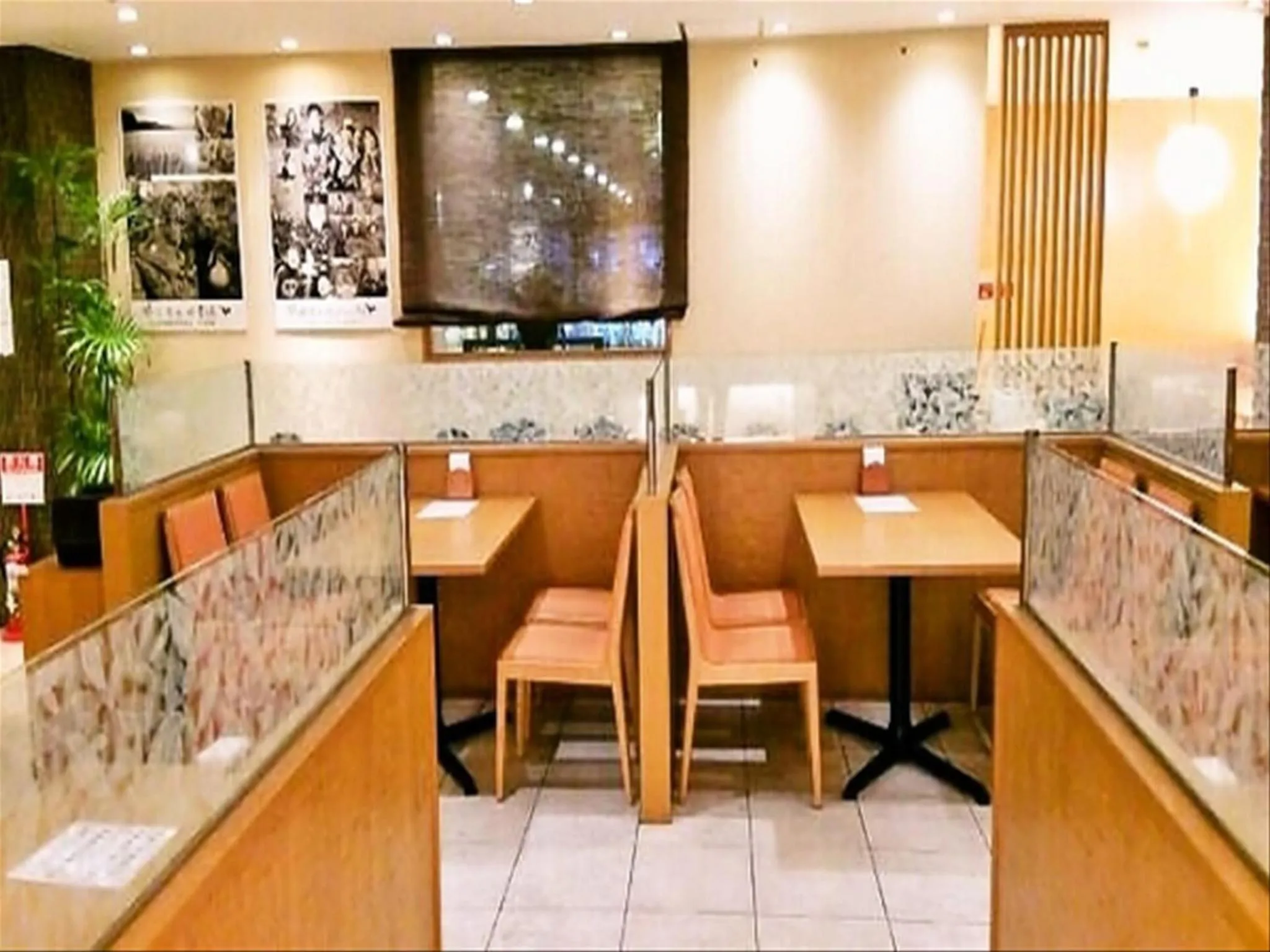 Restaurant/places to eat in Hotel Crown Hills Himeji