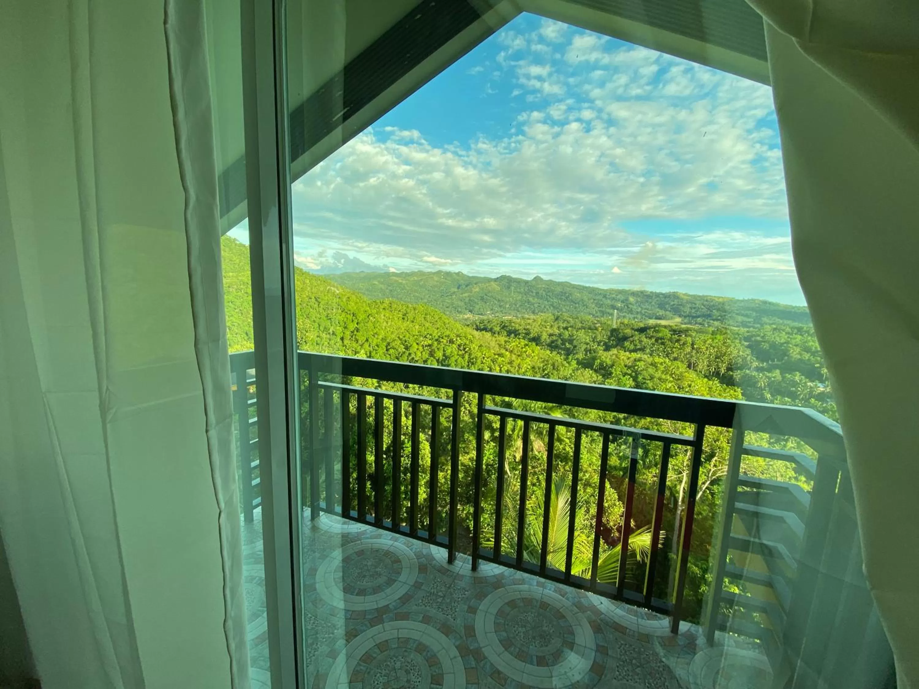 Natural landscape in MS Mountain Cabin