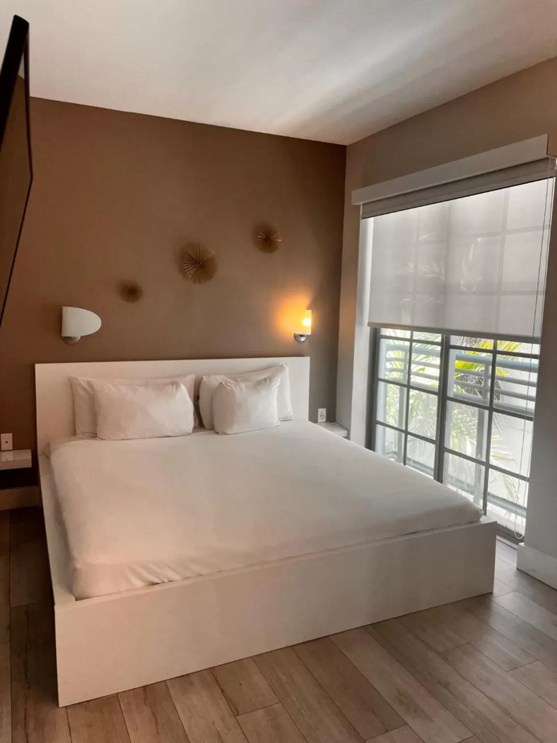 Bedroom, Bed in Suites at The Strand on Ocean Drive