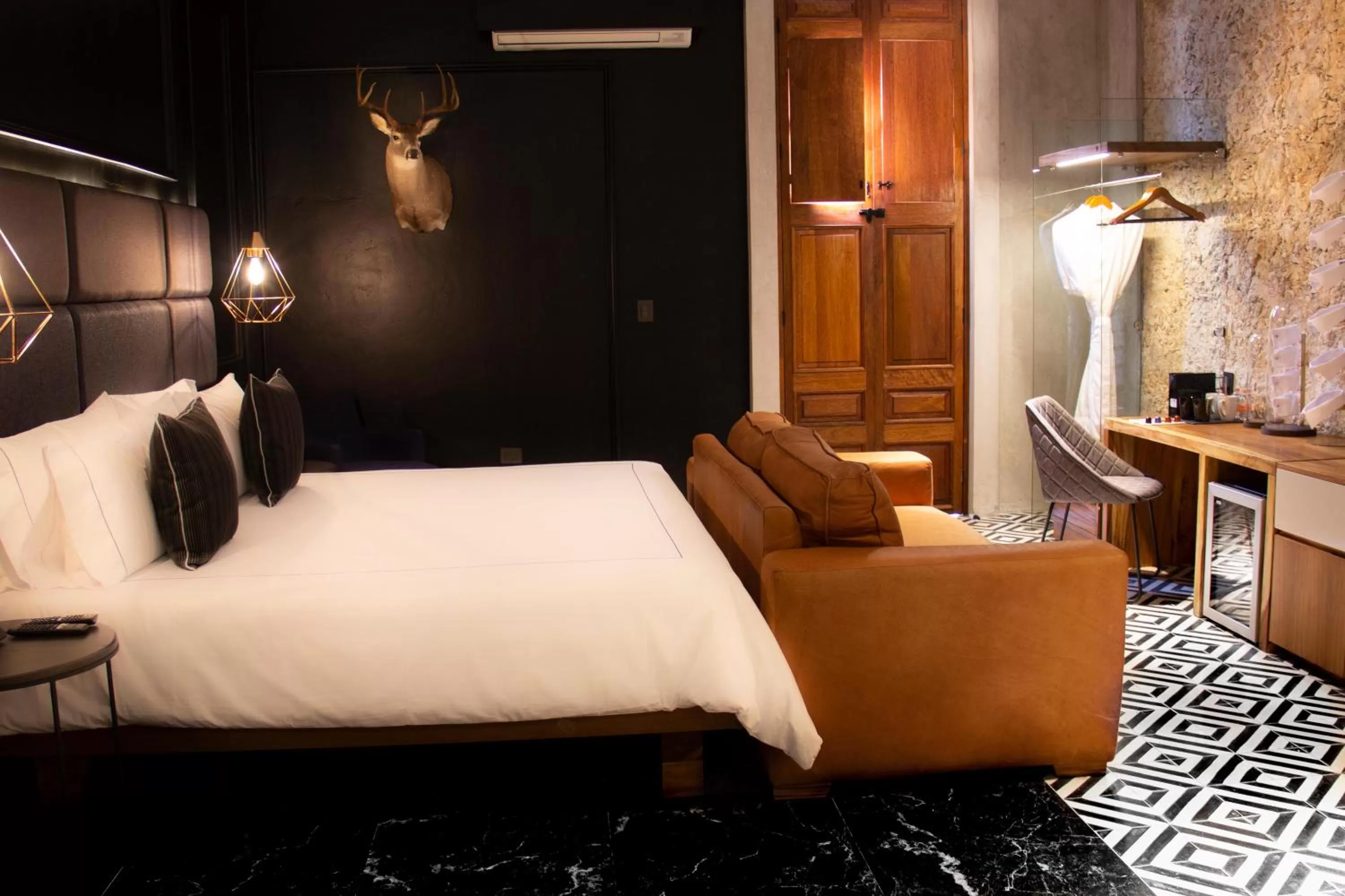 Bed in Diez Diez Collection