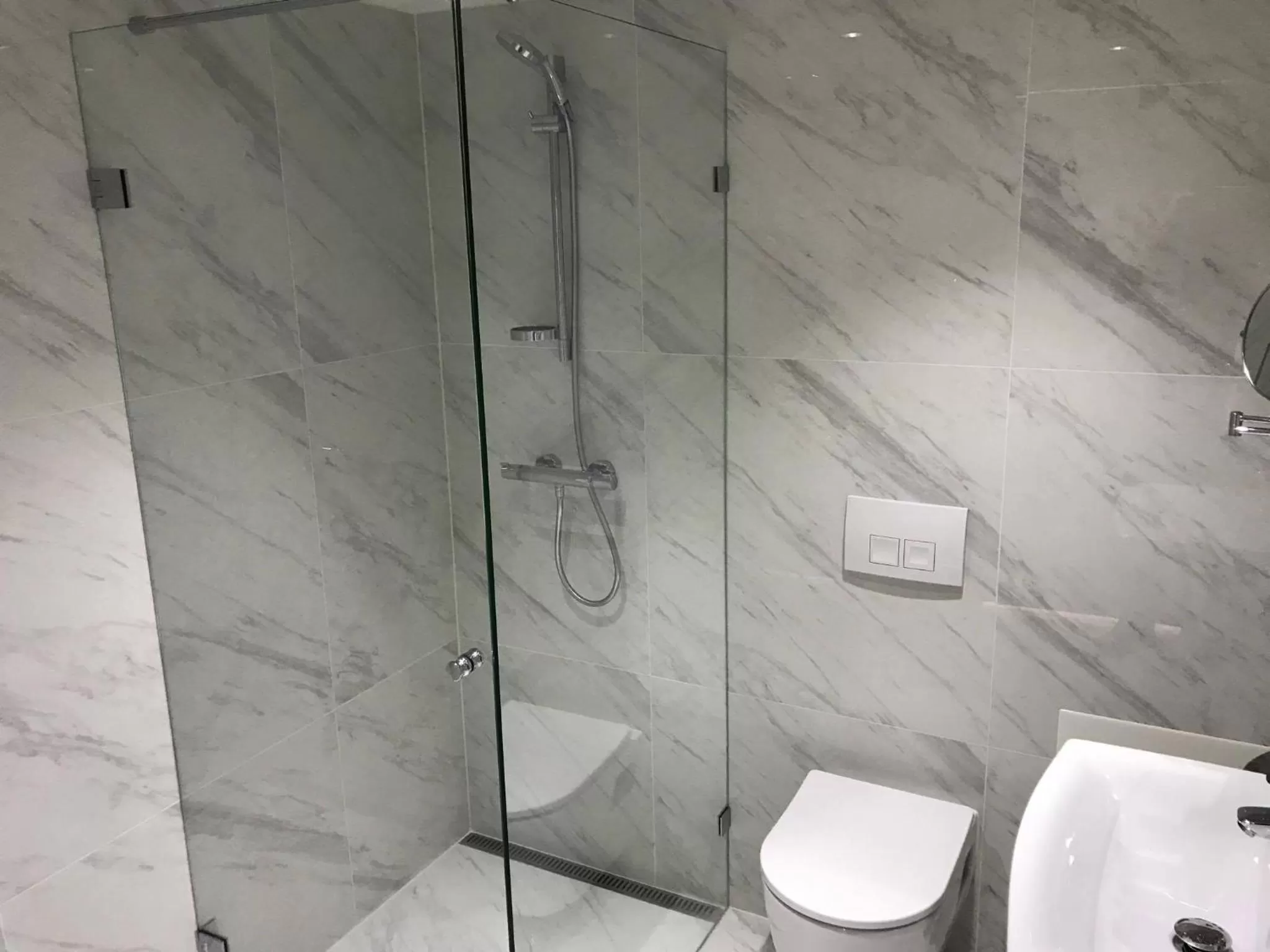 Shower in A Hotels Glostrup